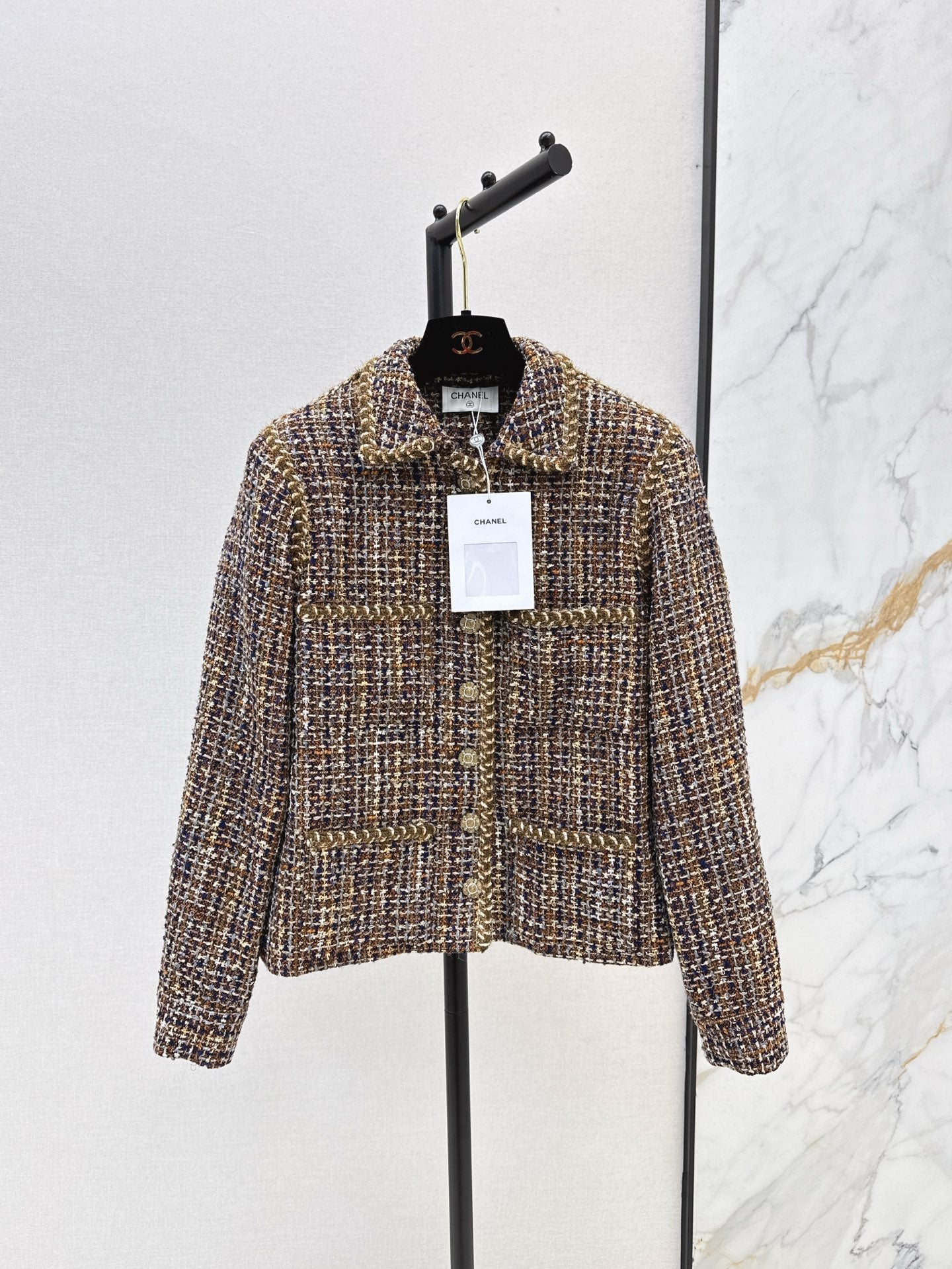 ch 25ss woven jacket