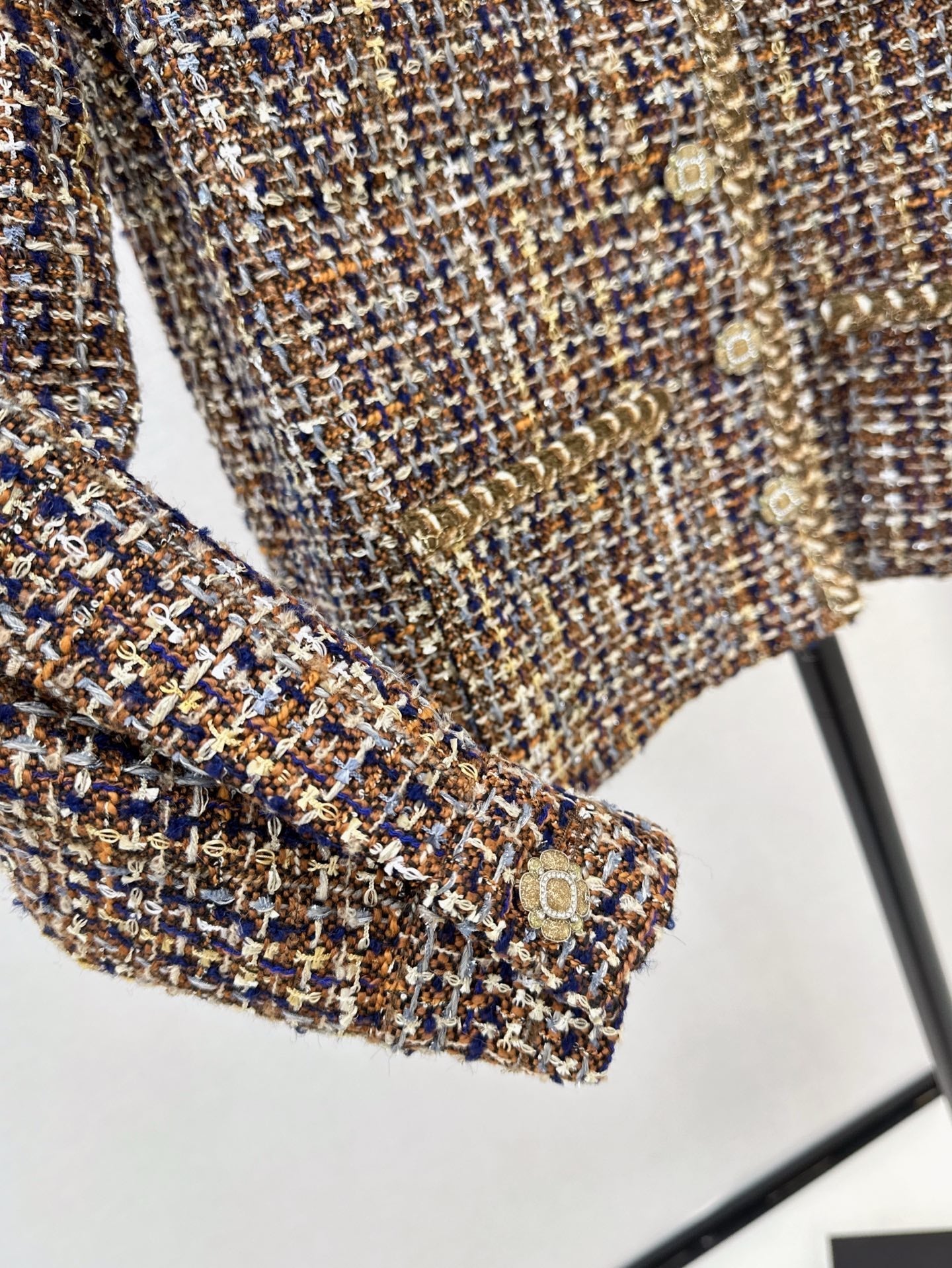 ch 25ss woven jacket
