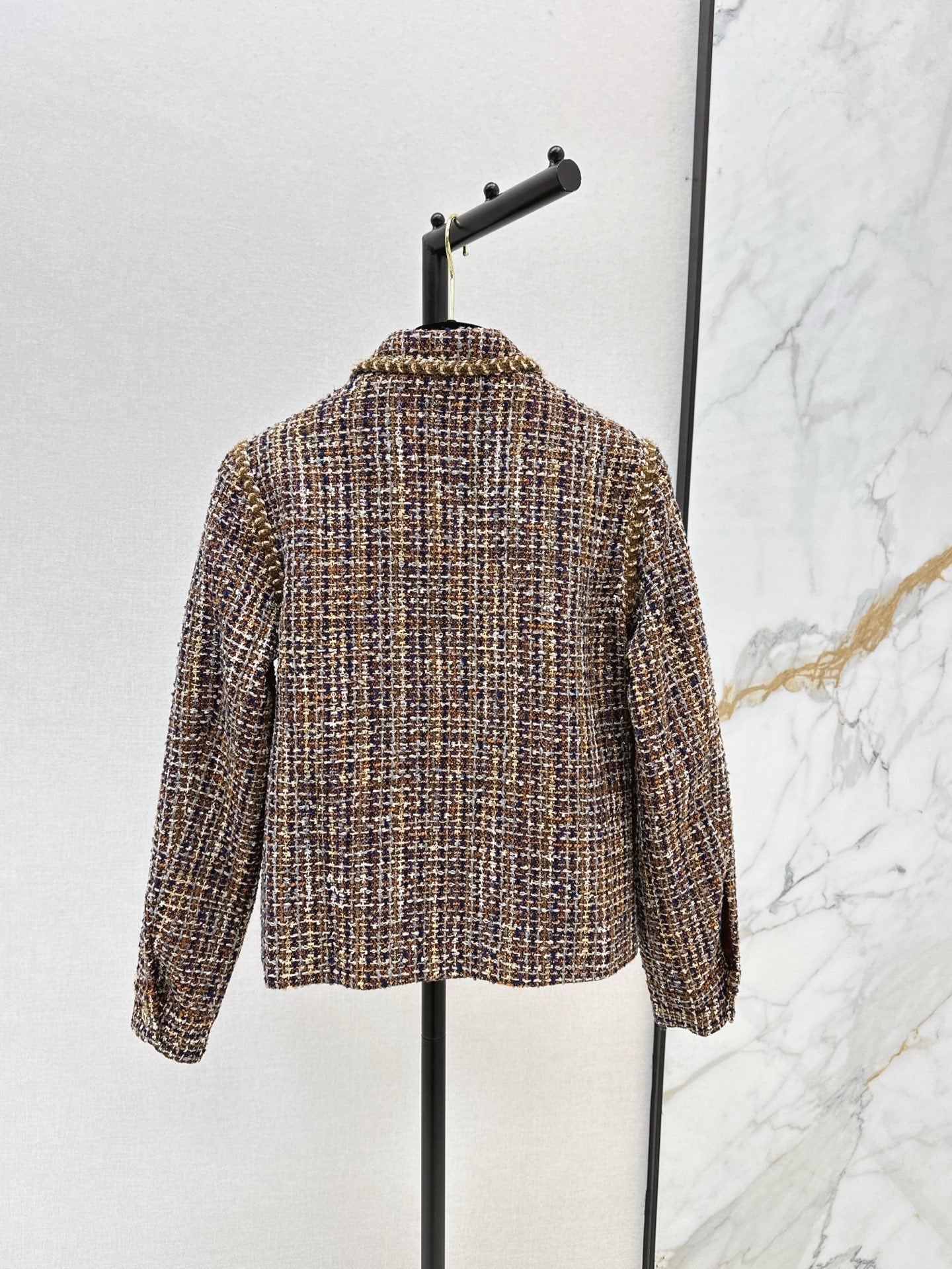 ch 25ss woven jacket