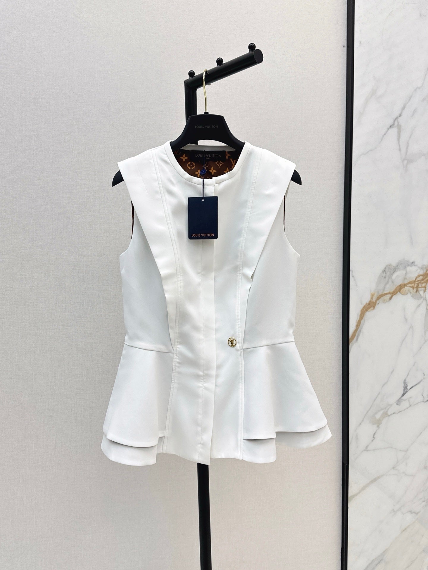 25ss sleeveless shirt