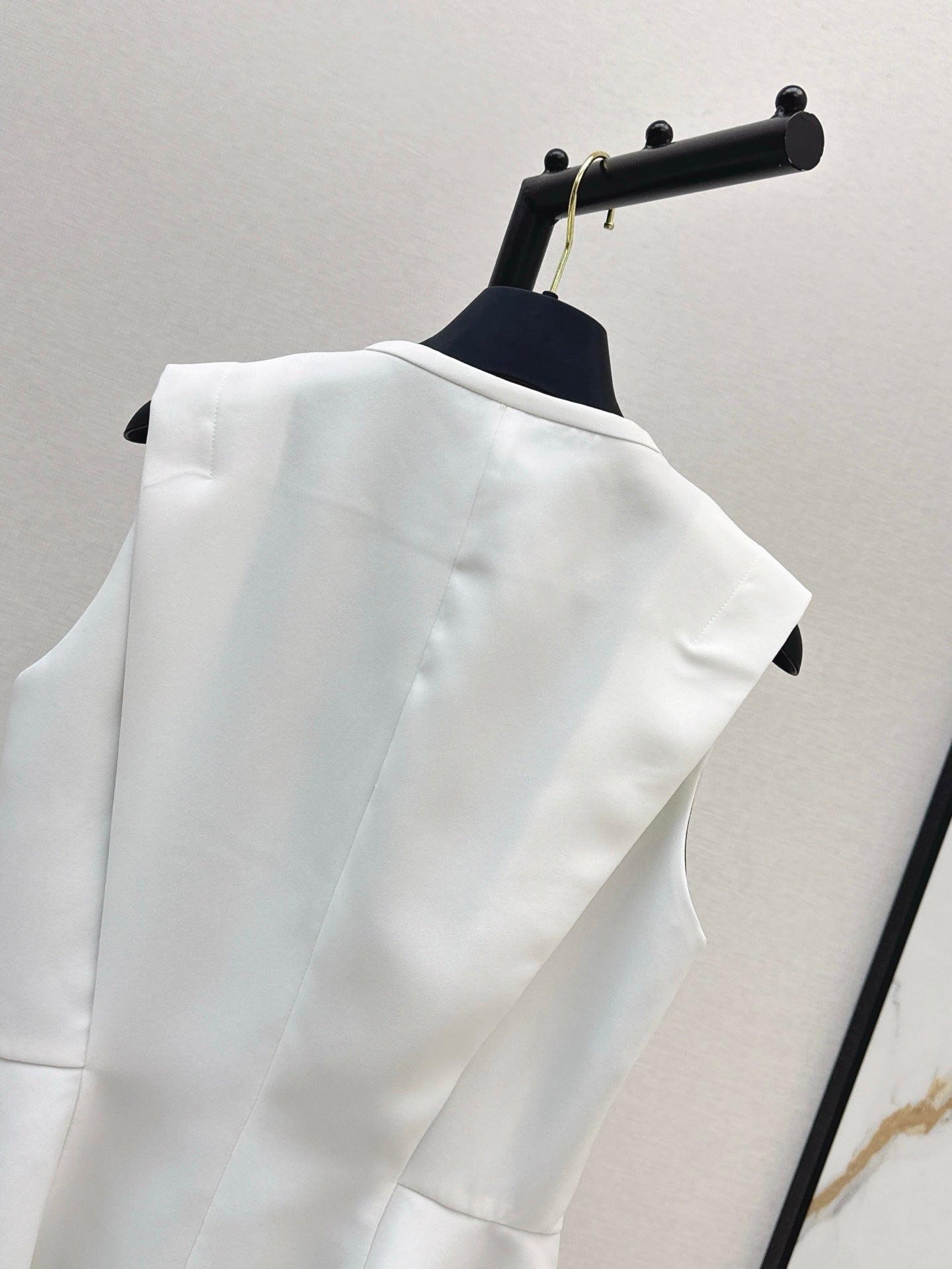 25ss sleeveless shirt
