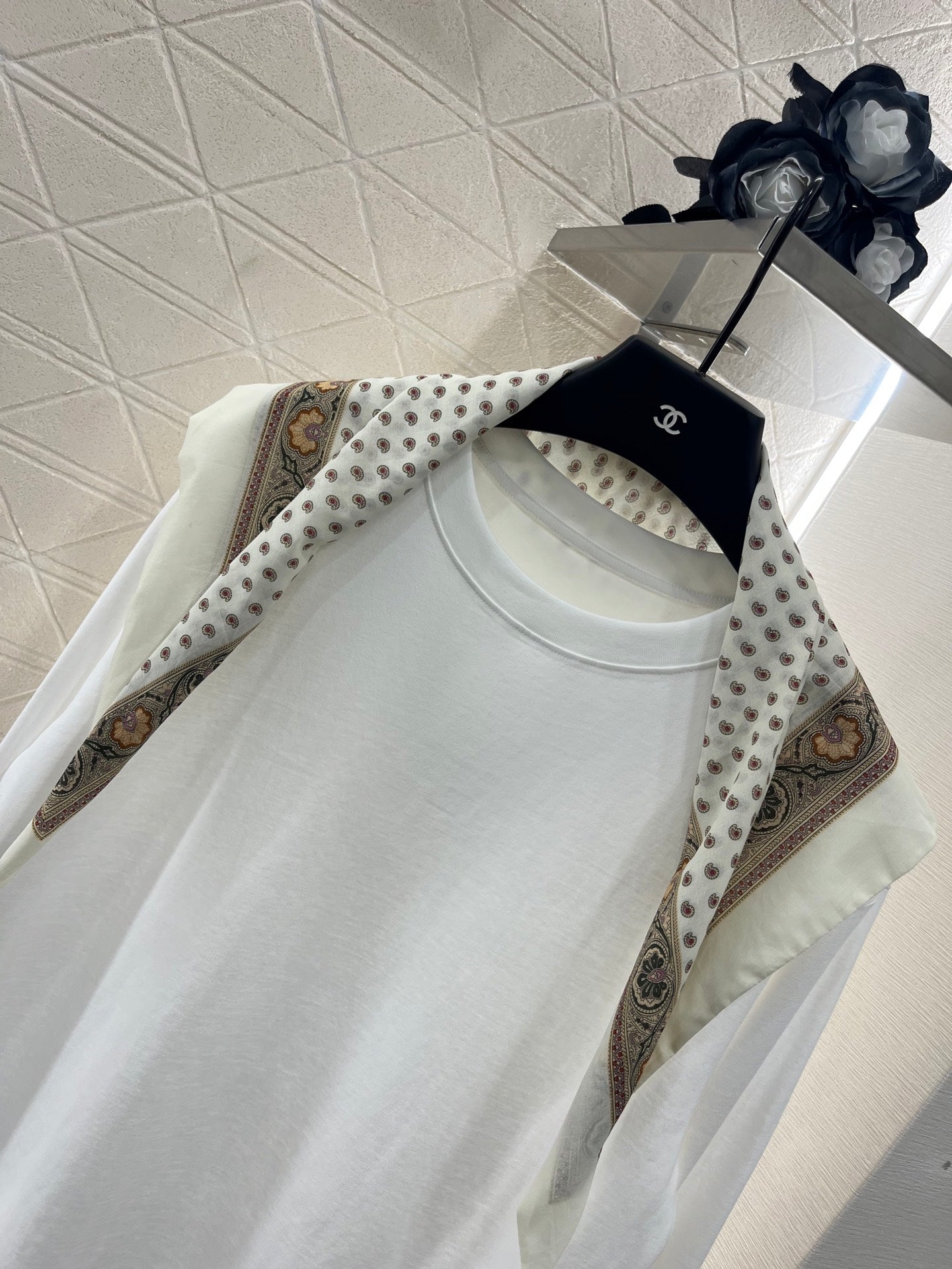 25 New Products Scarf Round Neck Top