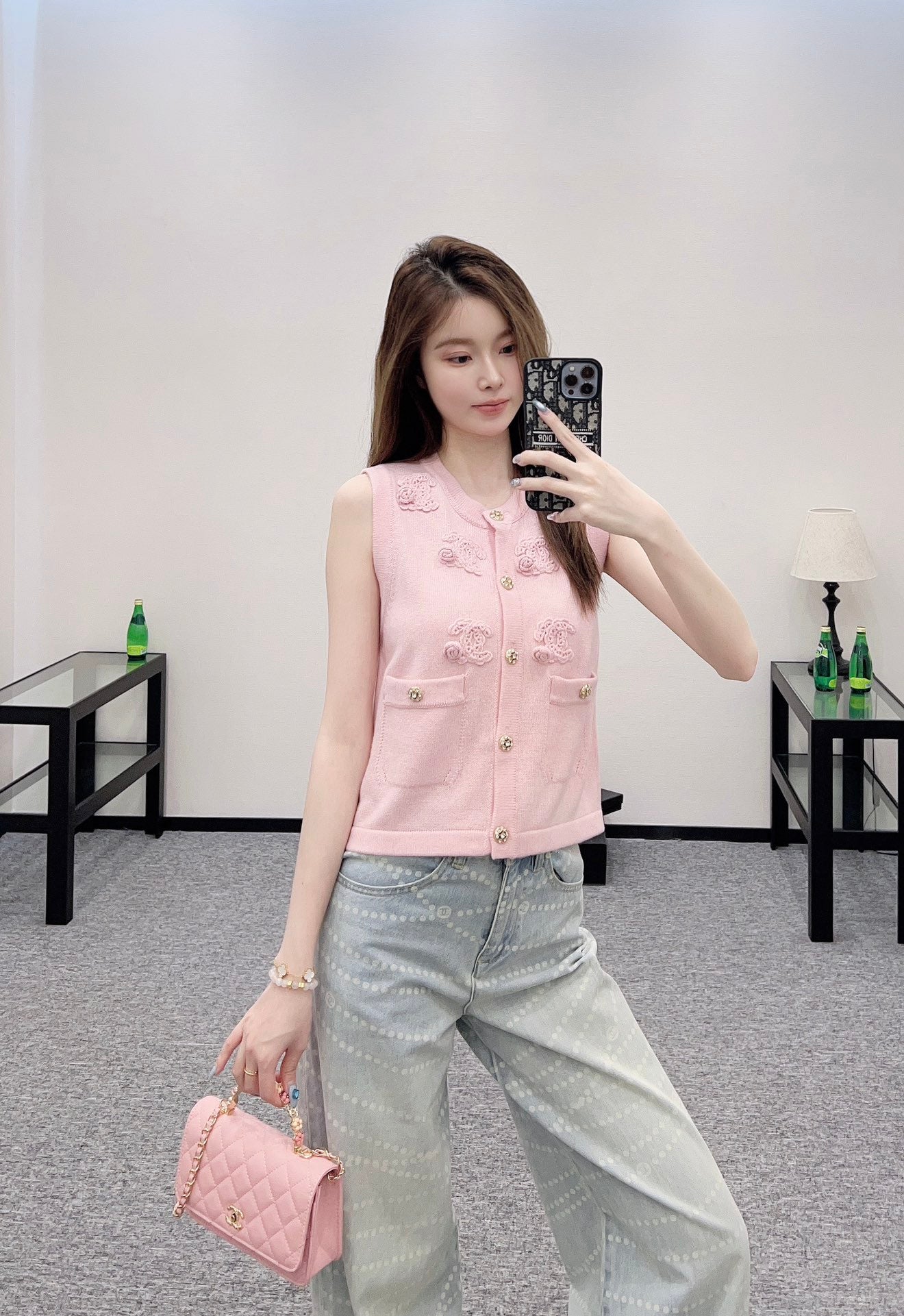25 new products Knitted vest