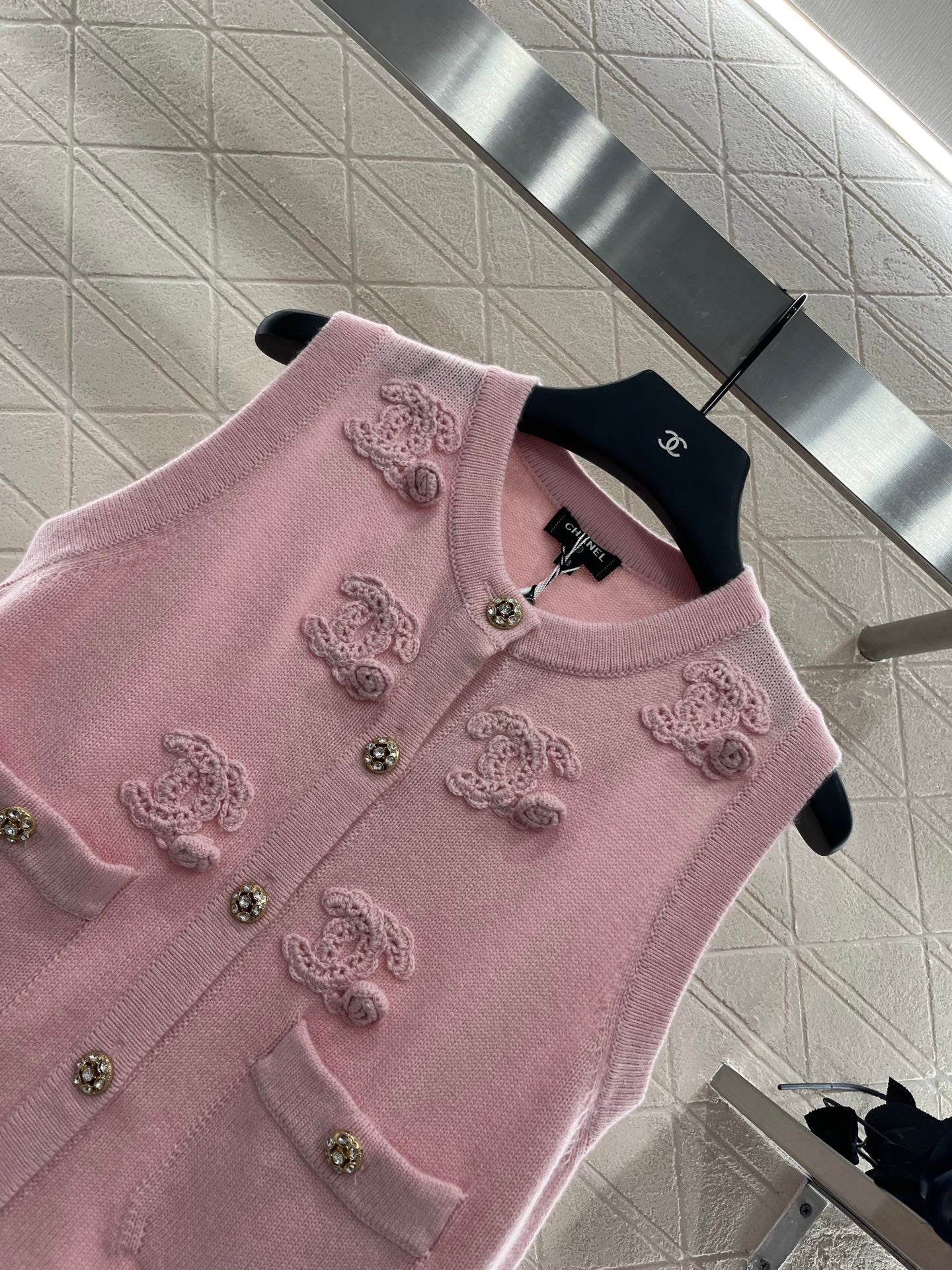 25 new products Knitted vest