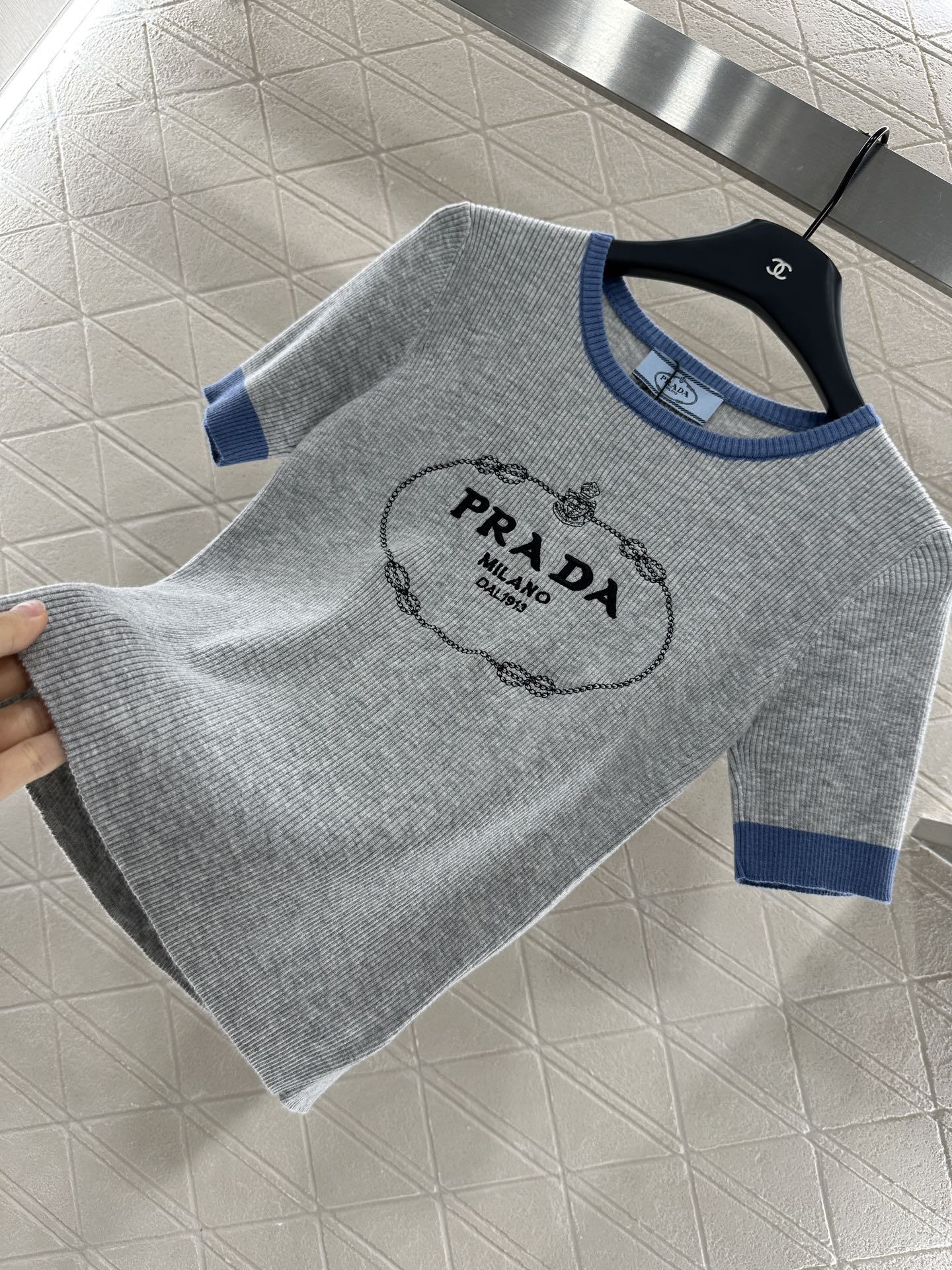 25 new product Embroidered knitted short sleeves