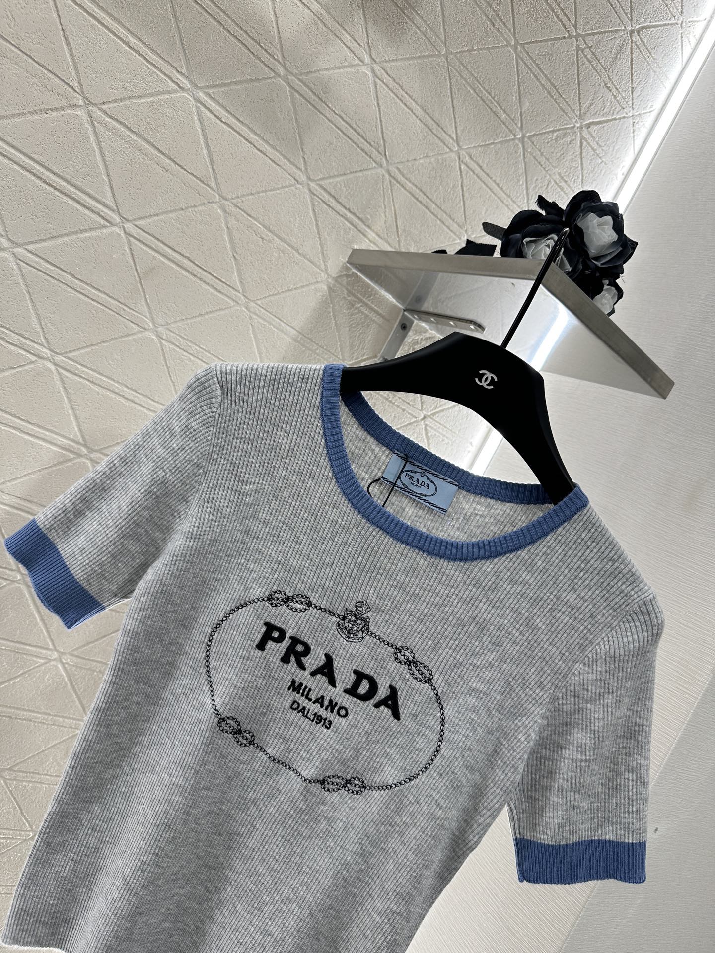 25 new product Embroidered knitted short sleeves