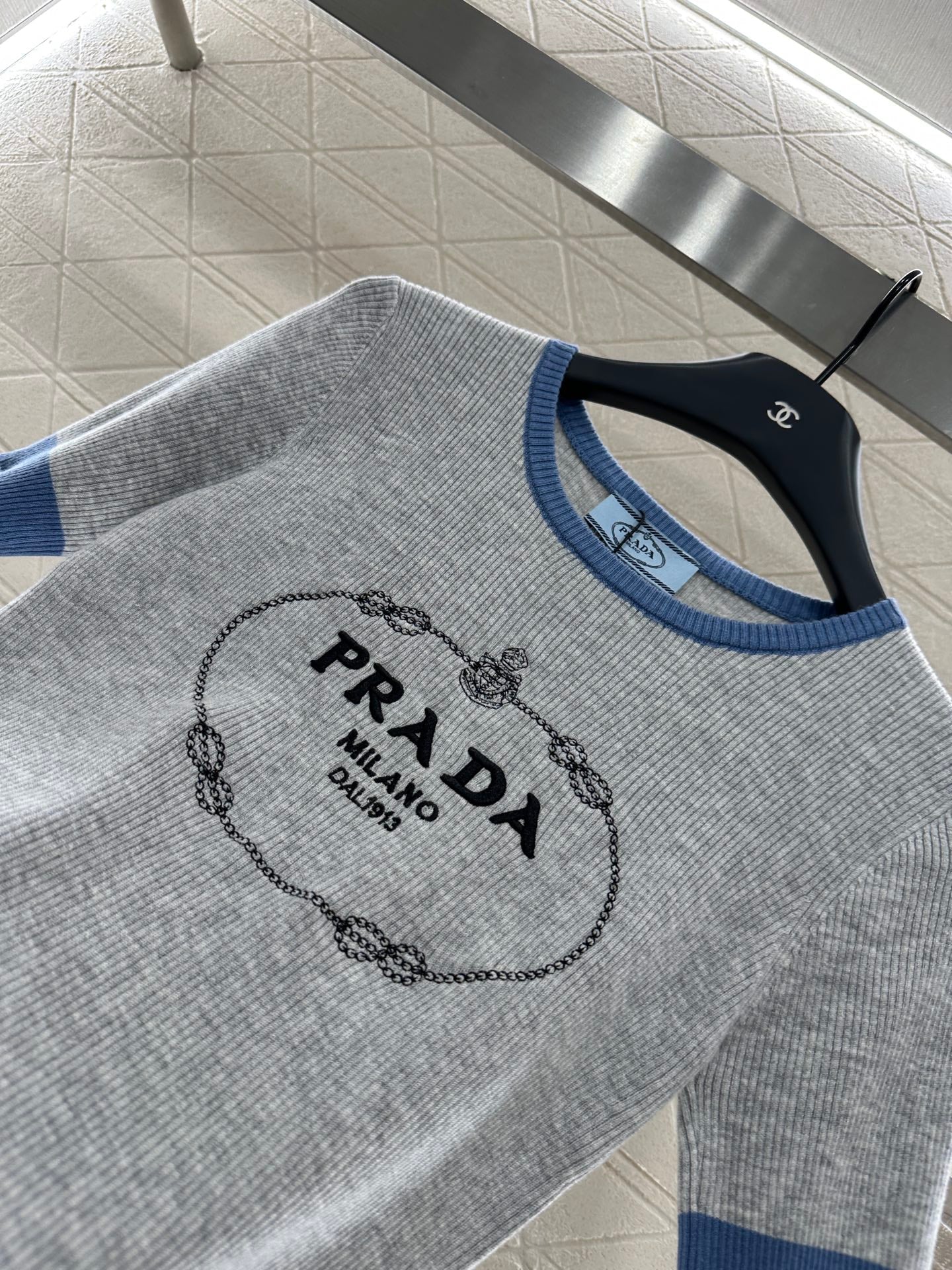 25 new product Embroidered knitted short sleeves