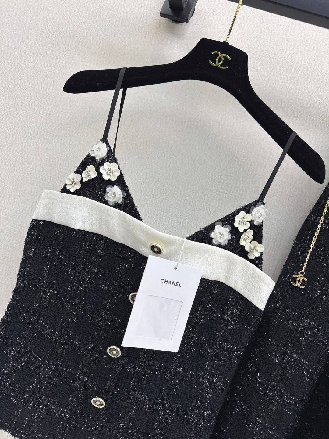 25 3D flower decorated sling