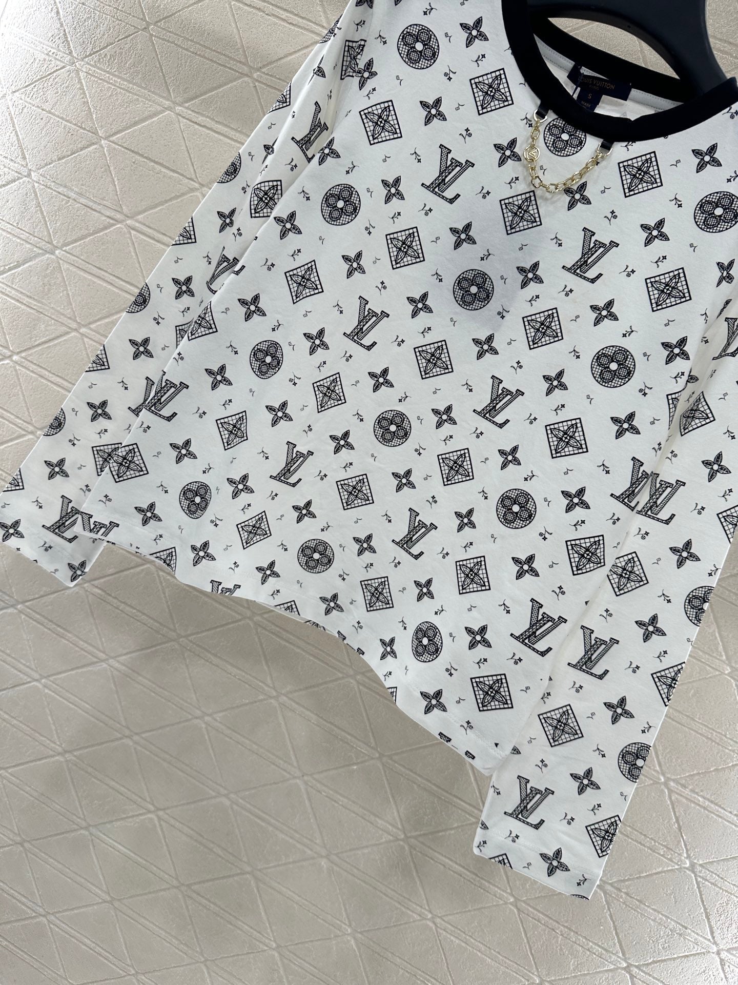 25 New Arrivals Chain Long Sleeves