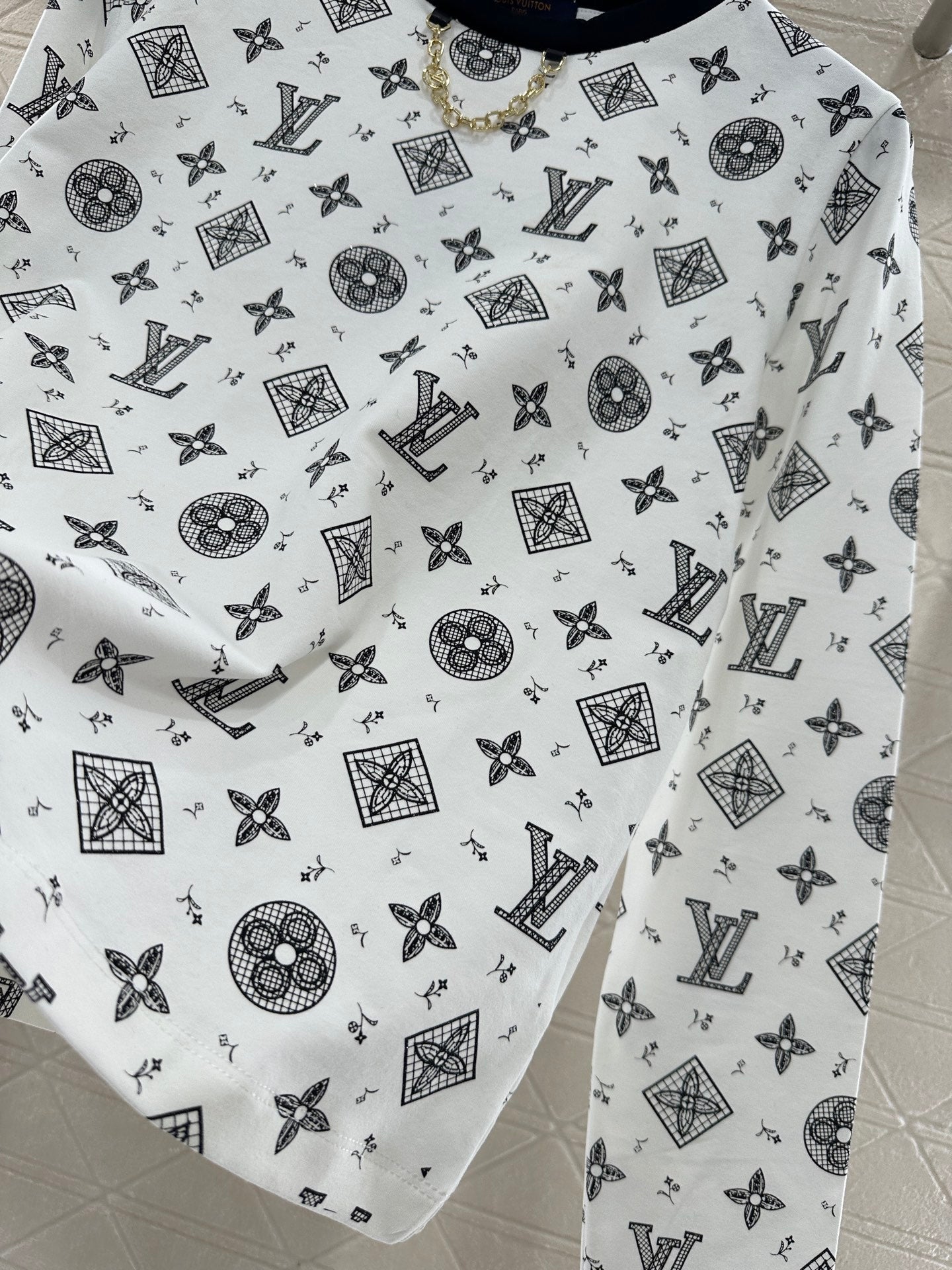 25 New Arrivals Chain Long Sleeves