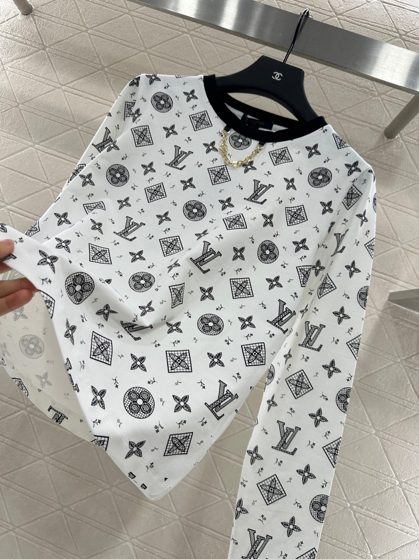 25 New Arrivals Chain Long Sleeves