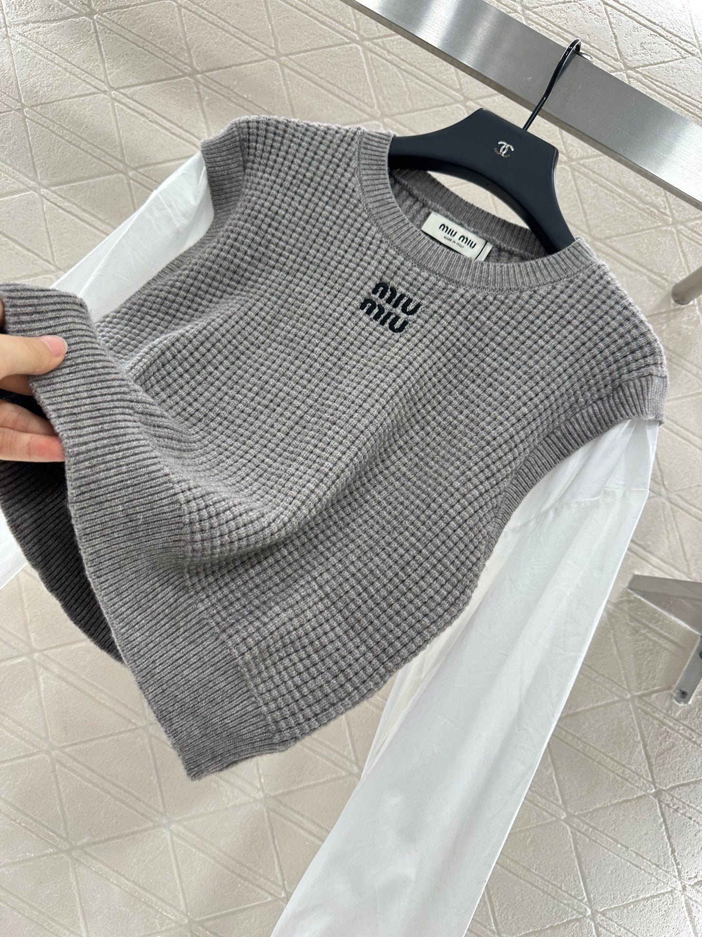 25 New Arrival Knitted long-sleeved top