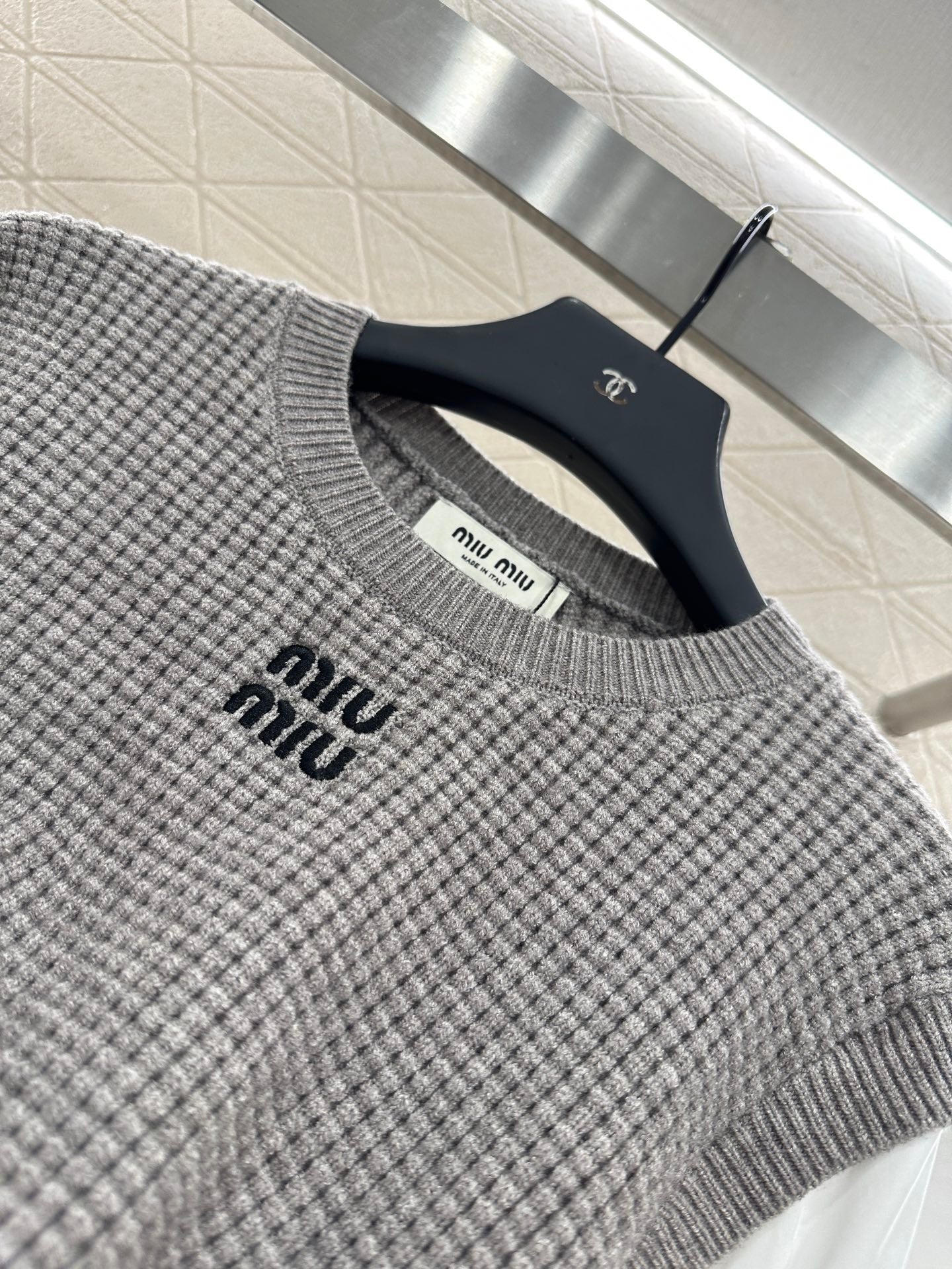 25 New Arrival Knitted long-sleeved top