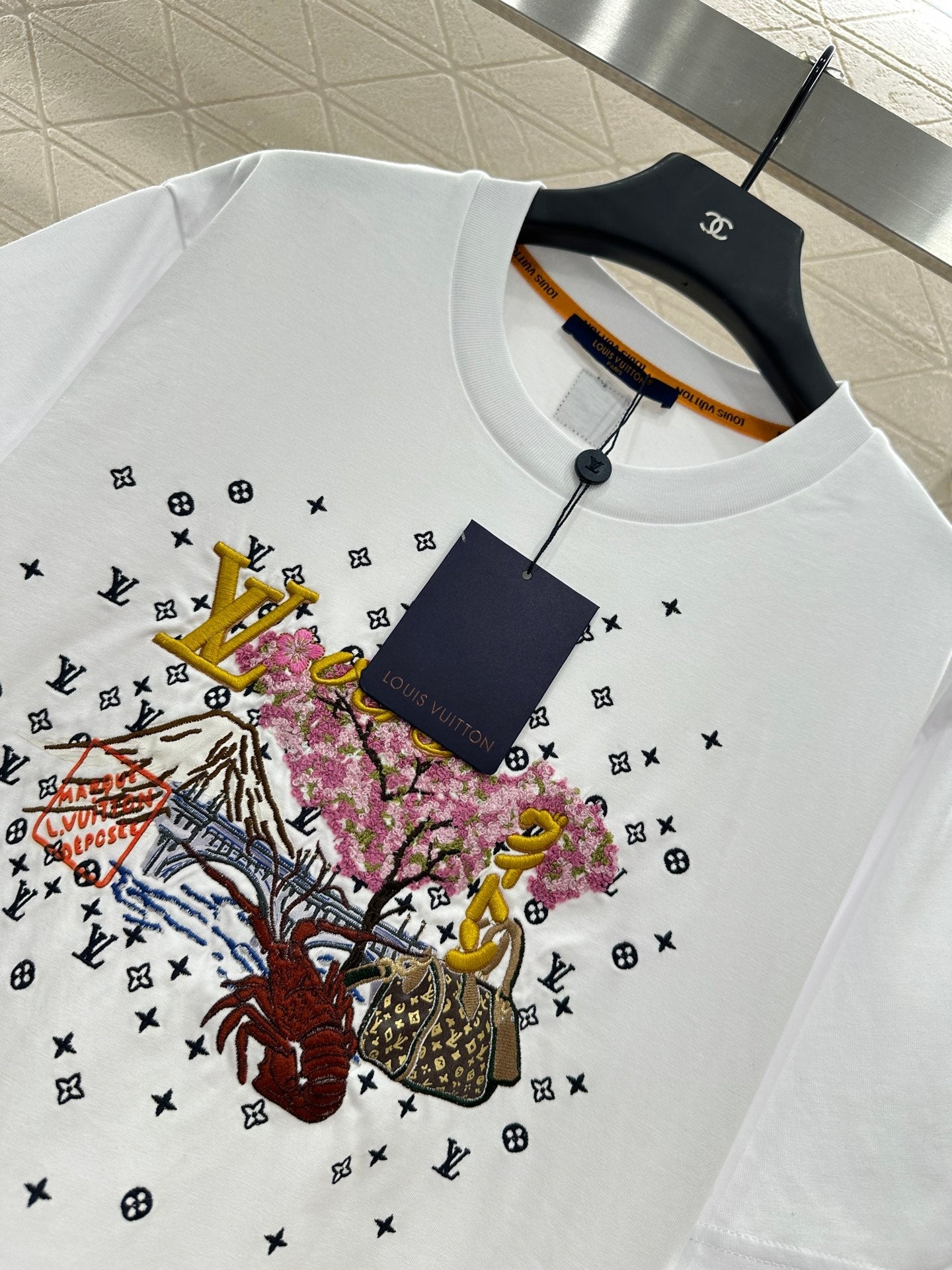 25 New Arrivals Round-Neck Embroidered Short Sleeves