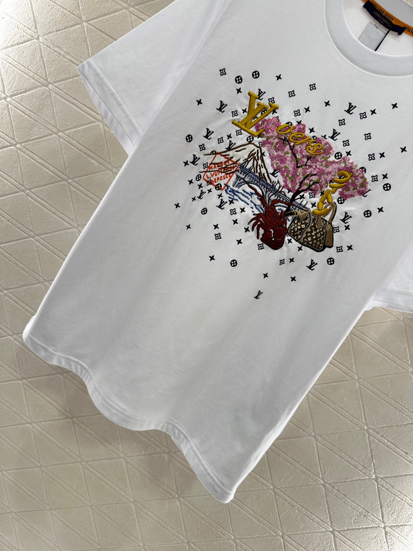 25 New Arrivals Round-Neck Embroidered Short Sleeves