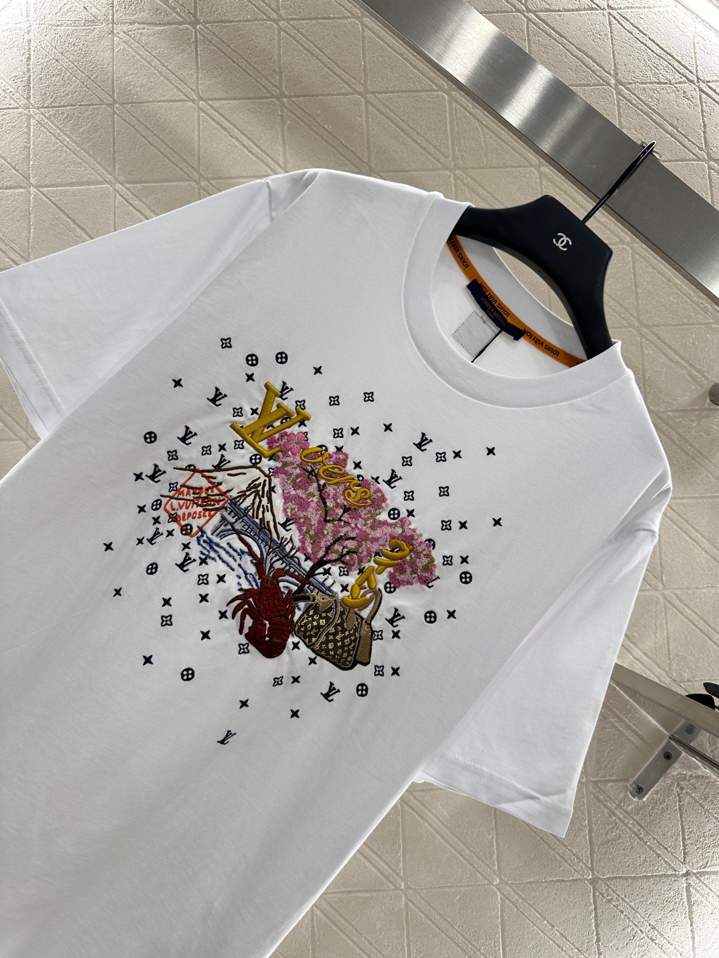 25 New Arrivals Round-Neck Embroidered Short Sleeves