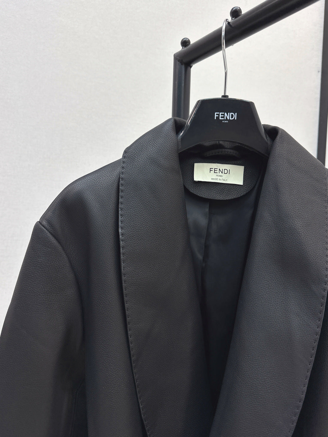 25fw leather coat