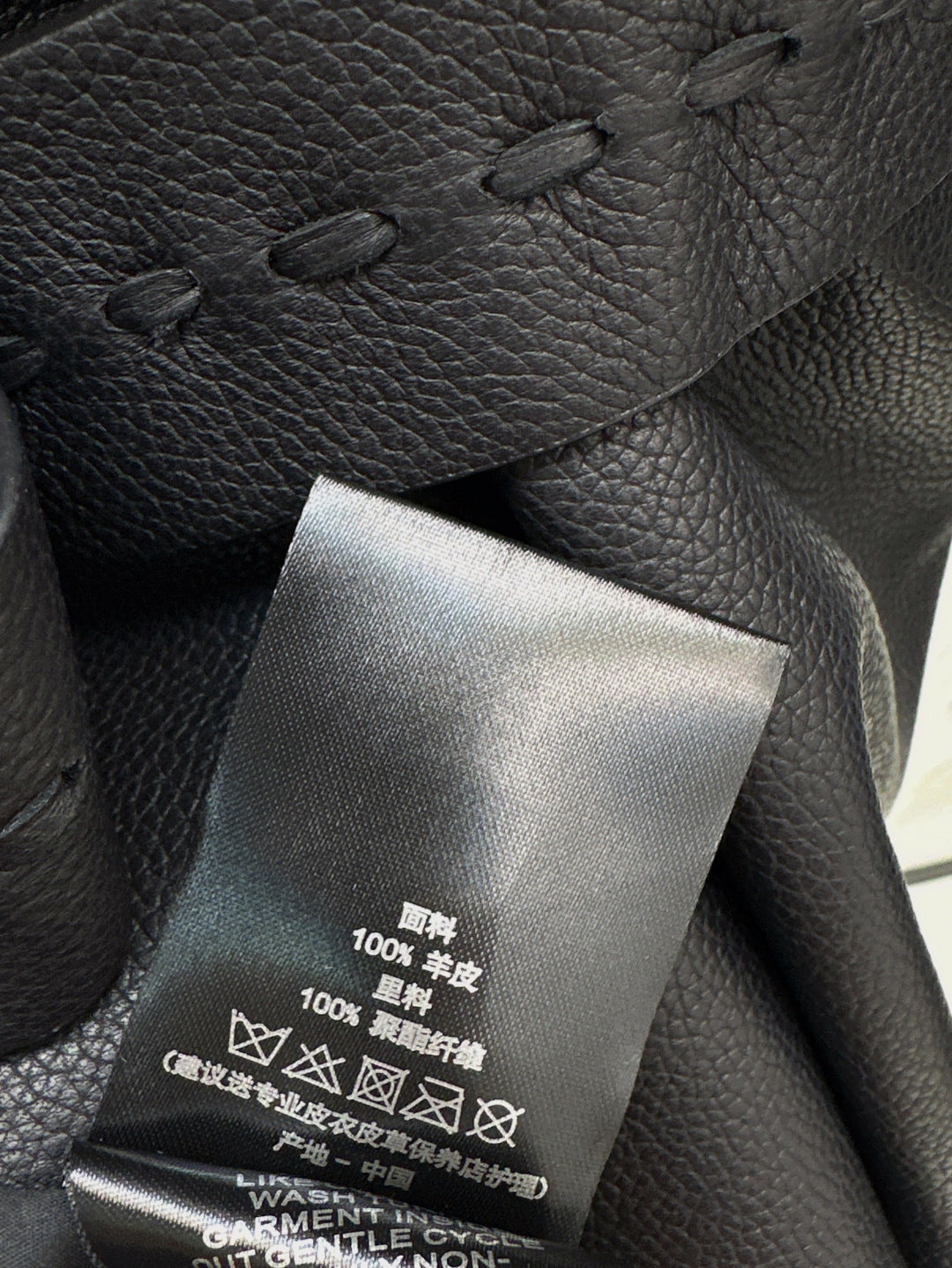 25fw leather coat
