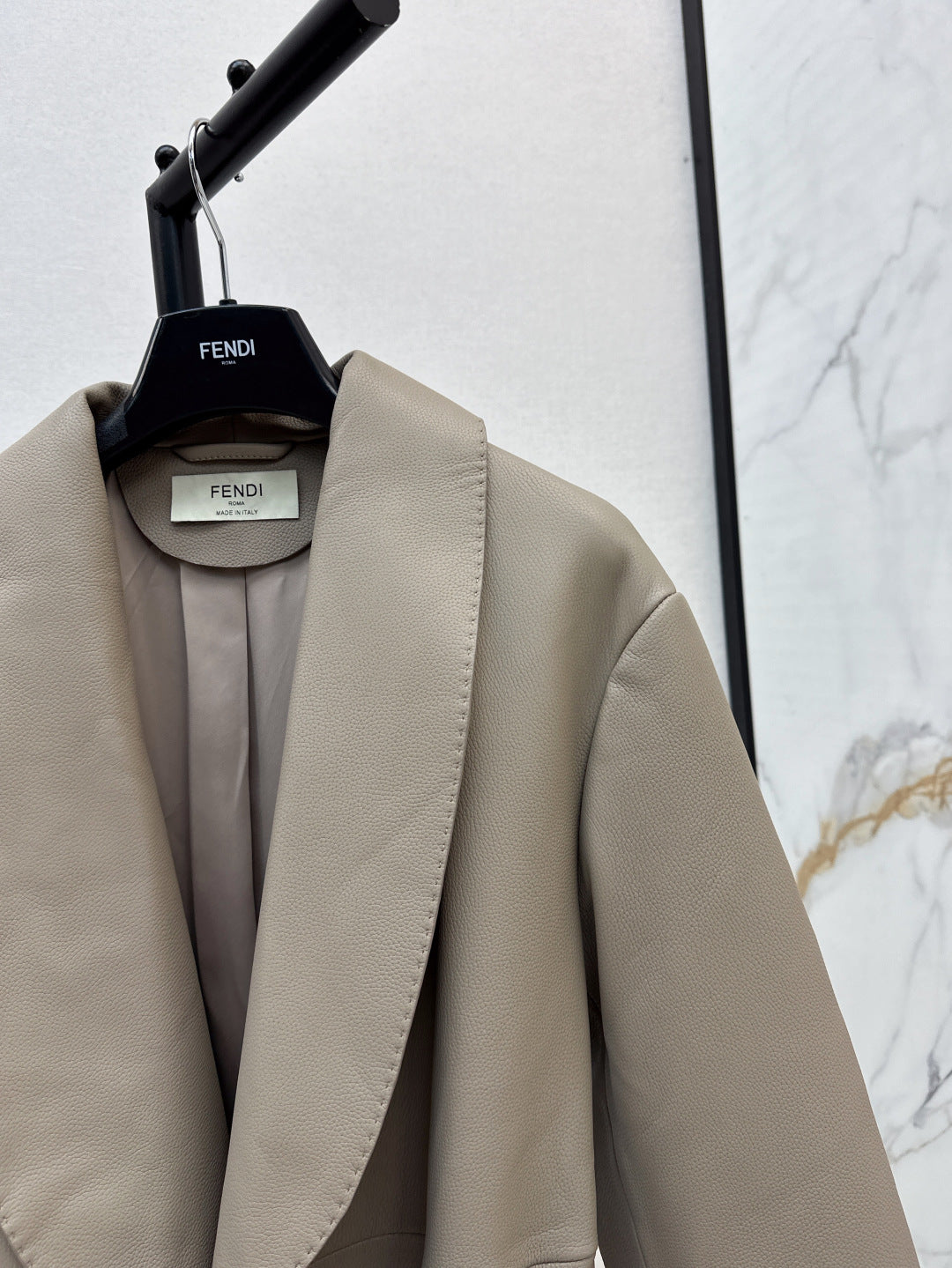 25fw leather coat