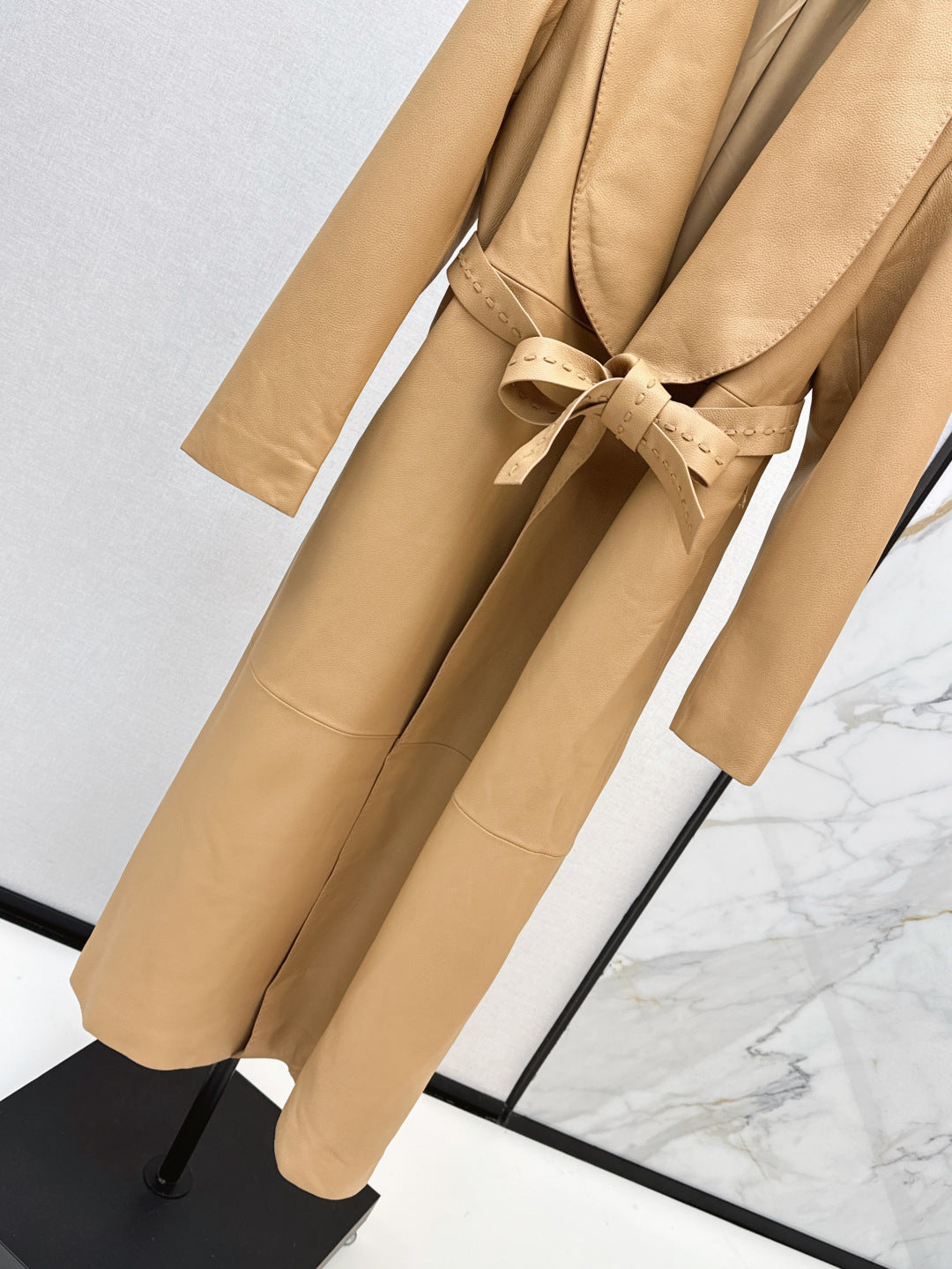 25fw leather coat