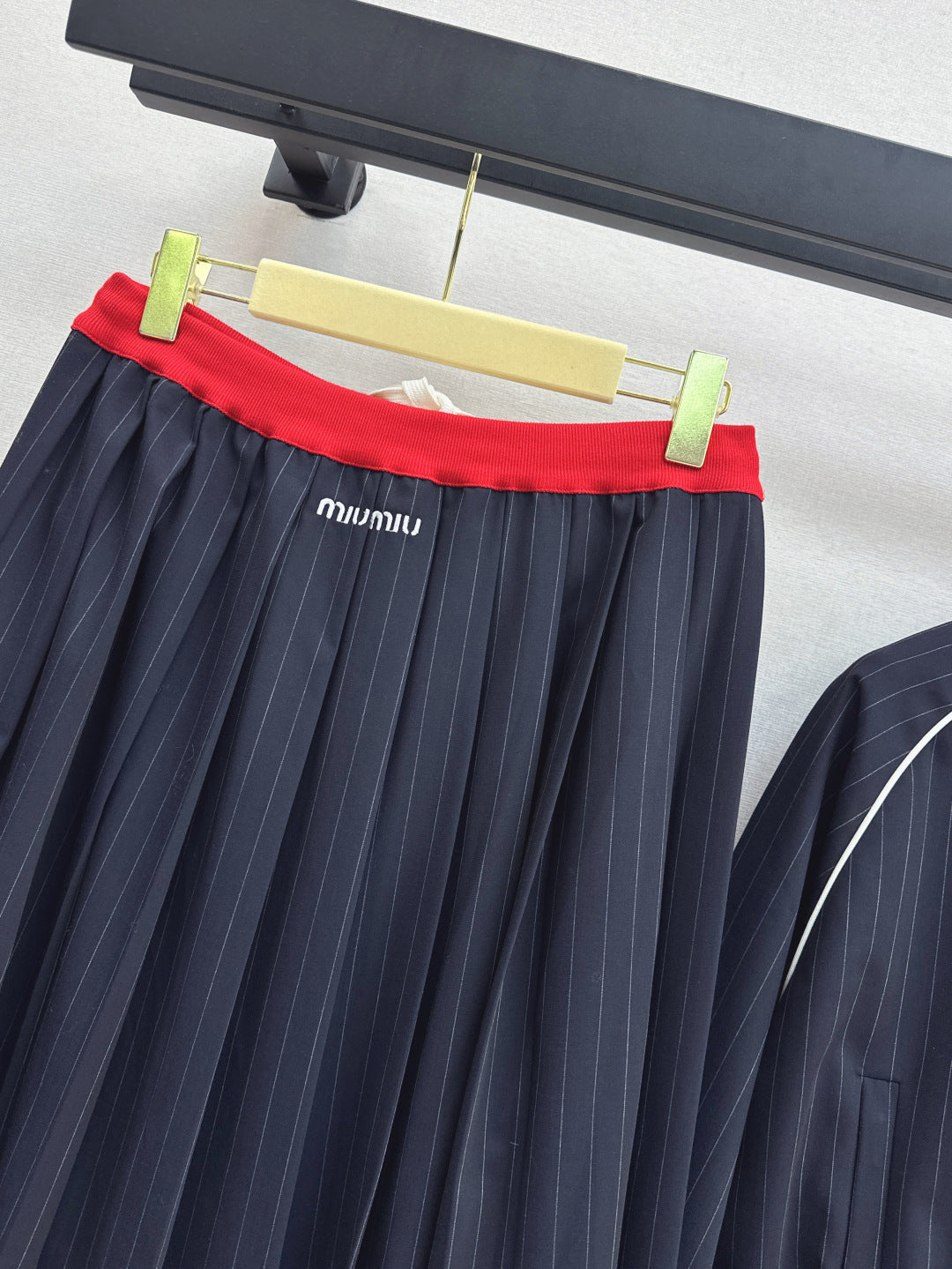 25fw pleated skirt