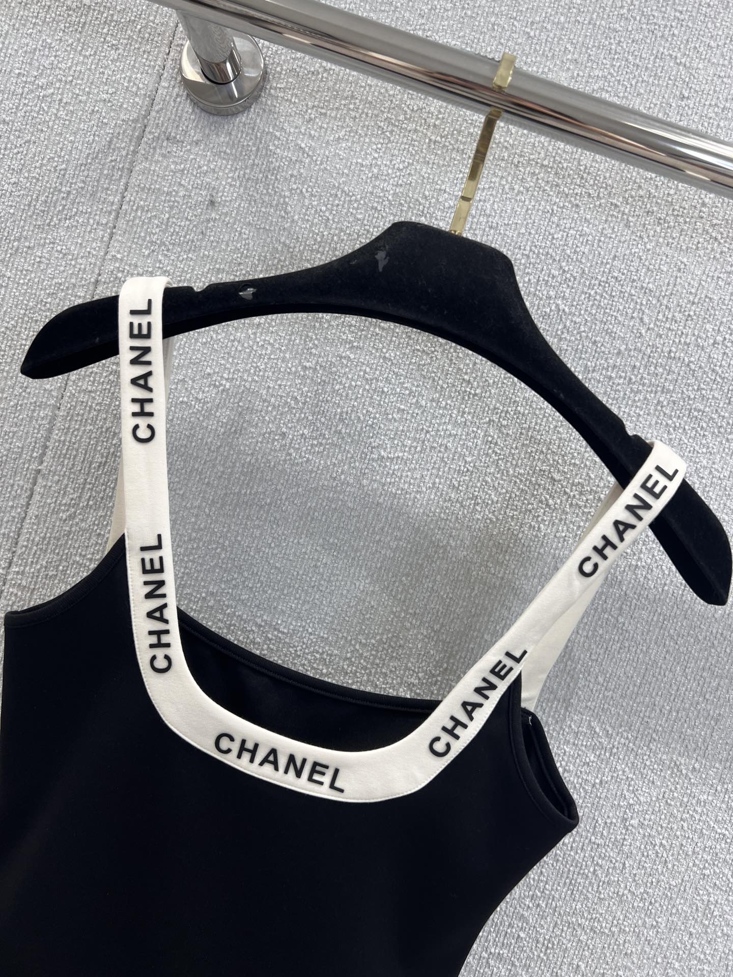 25ss U-shaped vest