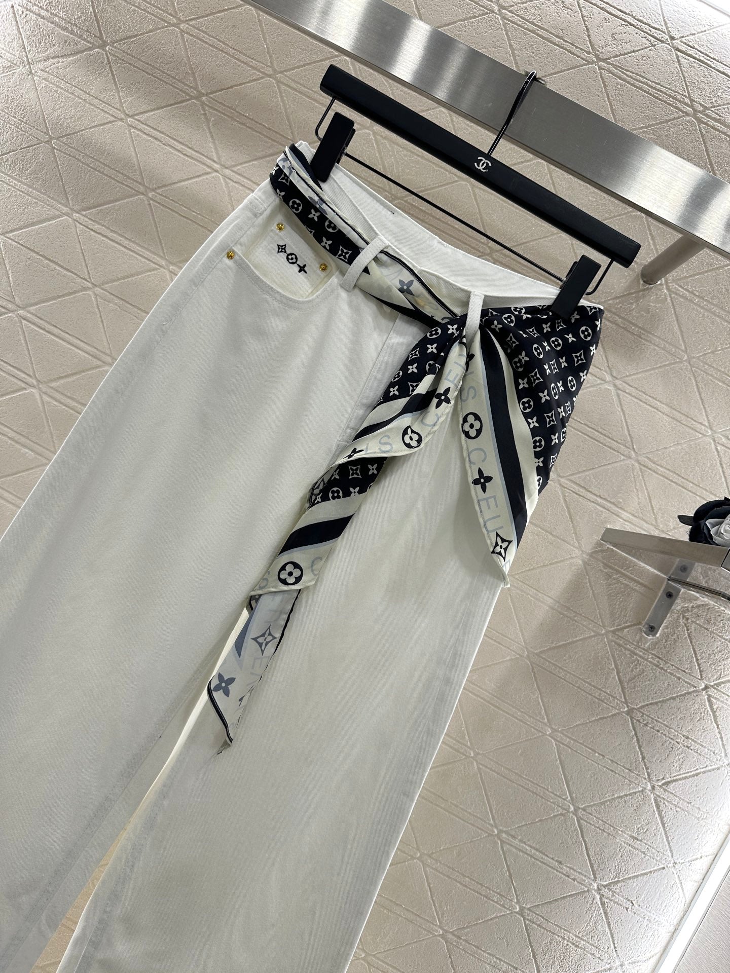25 New Arrivals Embroidered Denim Pants