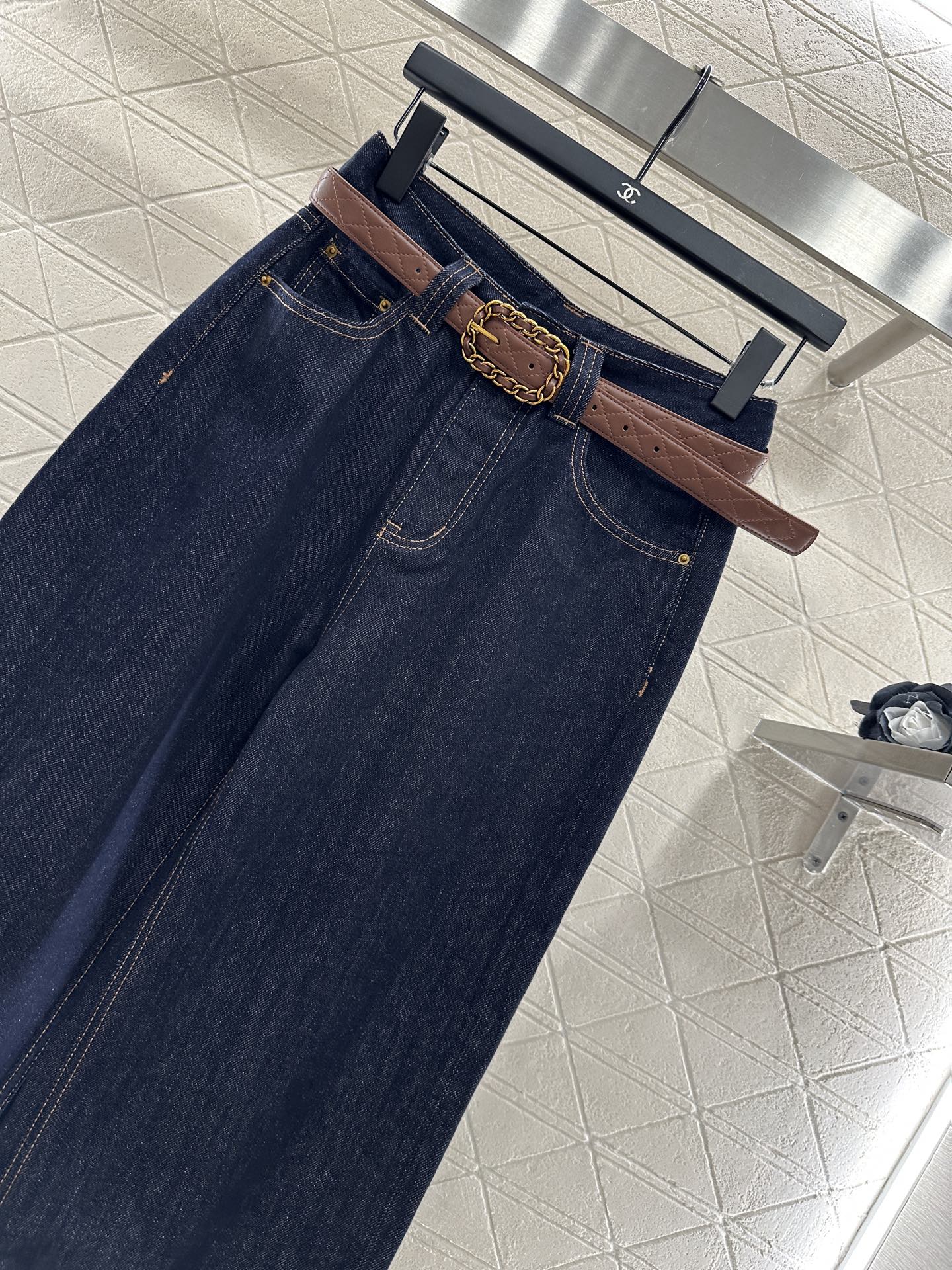 25fw Belted denim straight-leg trousers
