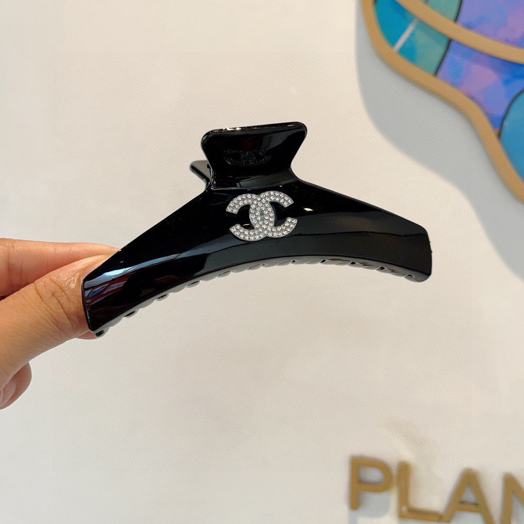 New hand-made diamond clip