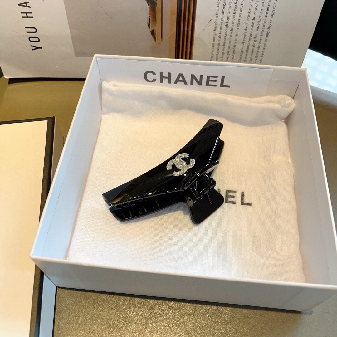New hand-made diamond clip