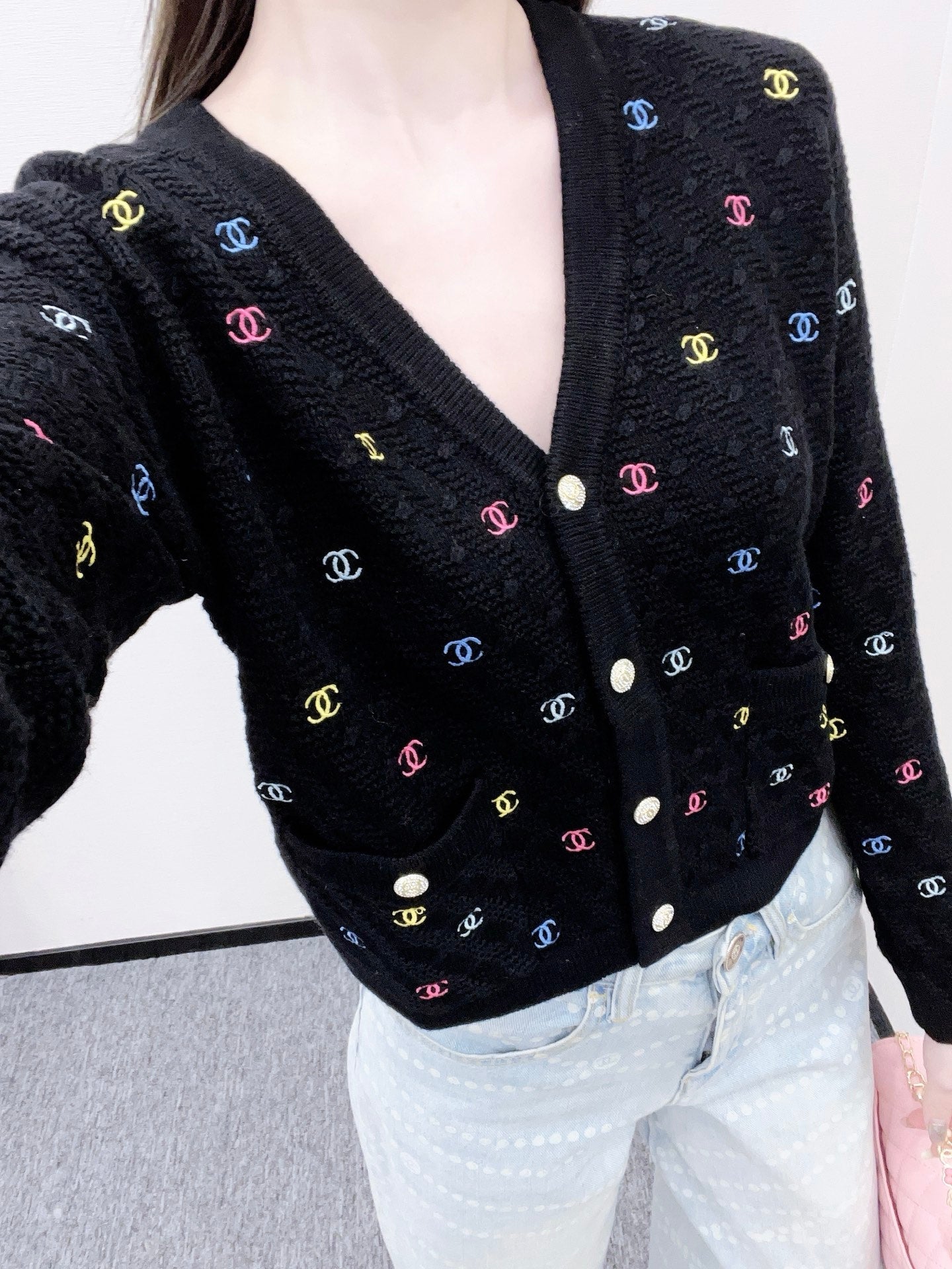 25fw new V-neck embroidered knitted cardigan