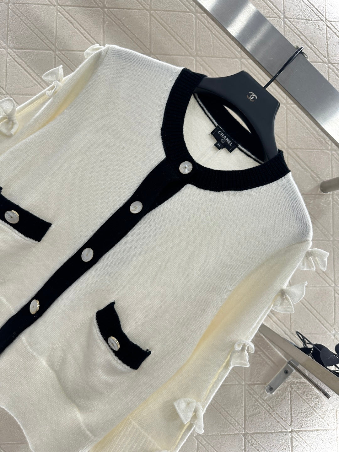 25 Bow decoration cashmere knitted cardigan
