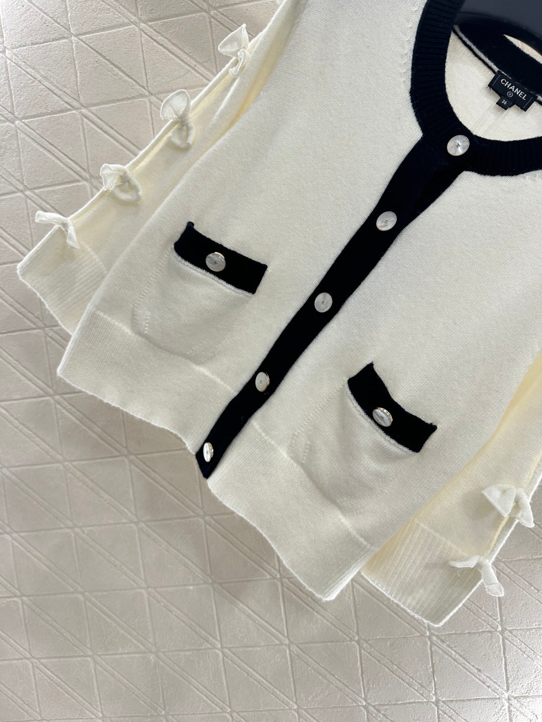 25 Bow decoration cashmere knitted cardigan