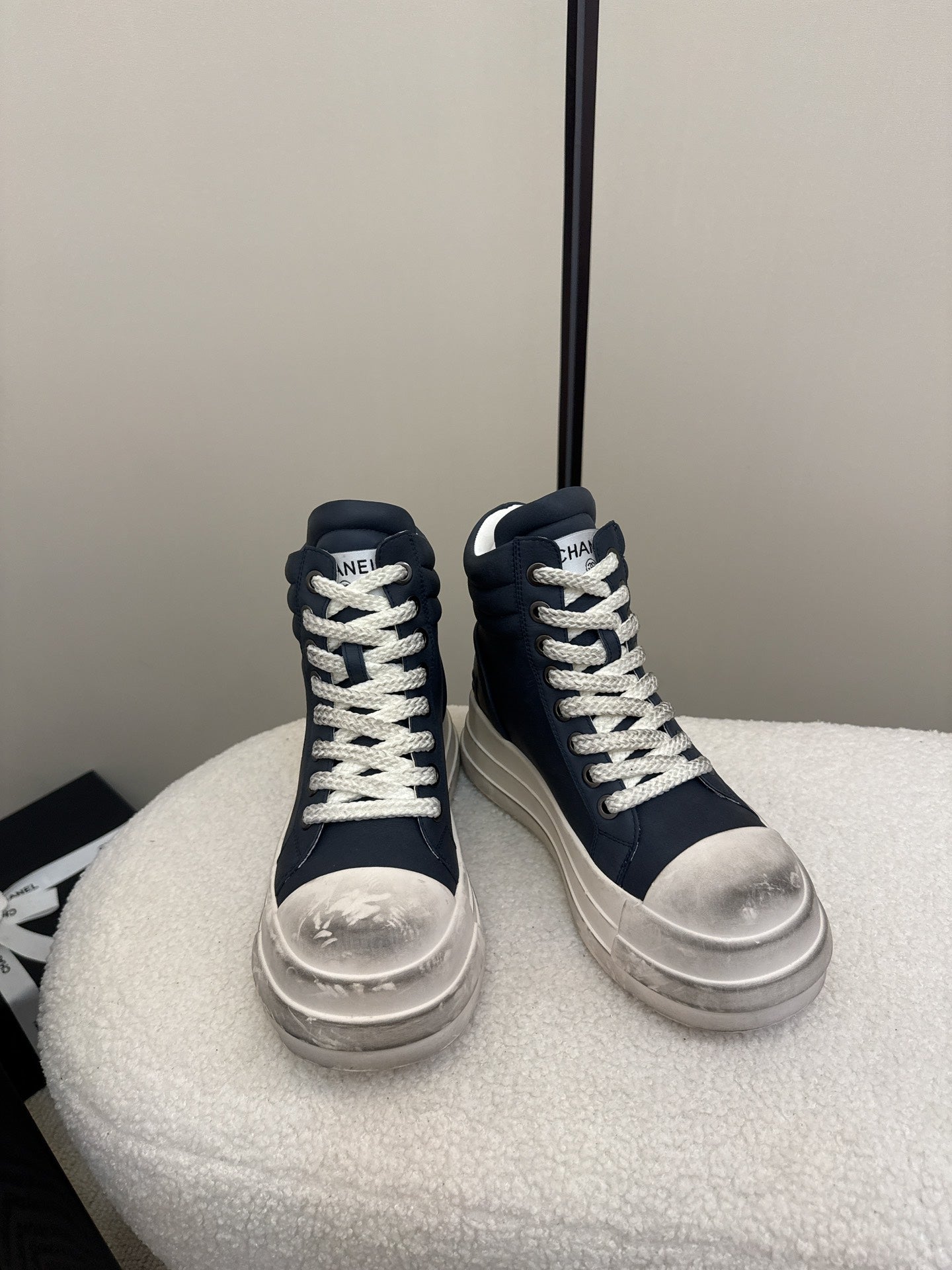 25 Make old thick soled mid top casual shoes(WHITE/NAVY/BLACK)