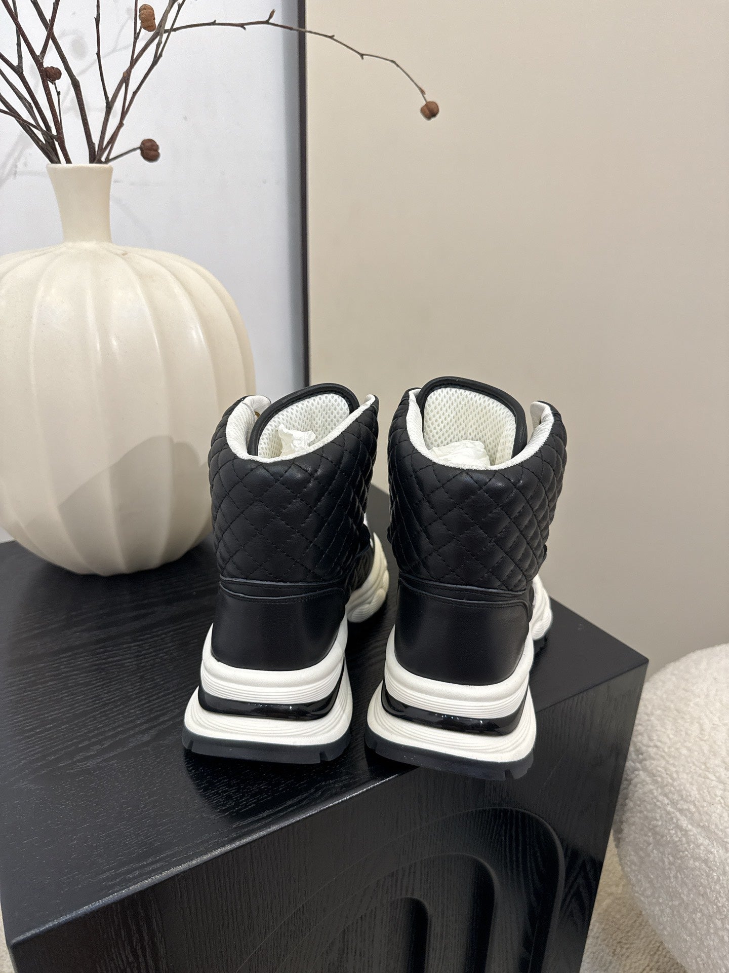 25 High top leather casual shoes(WHITE/BLACK)