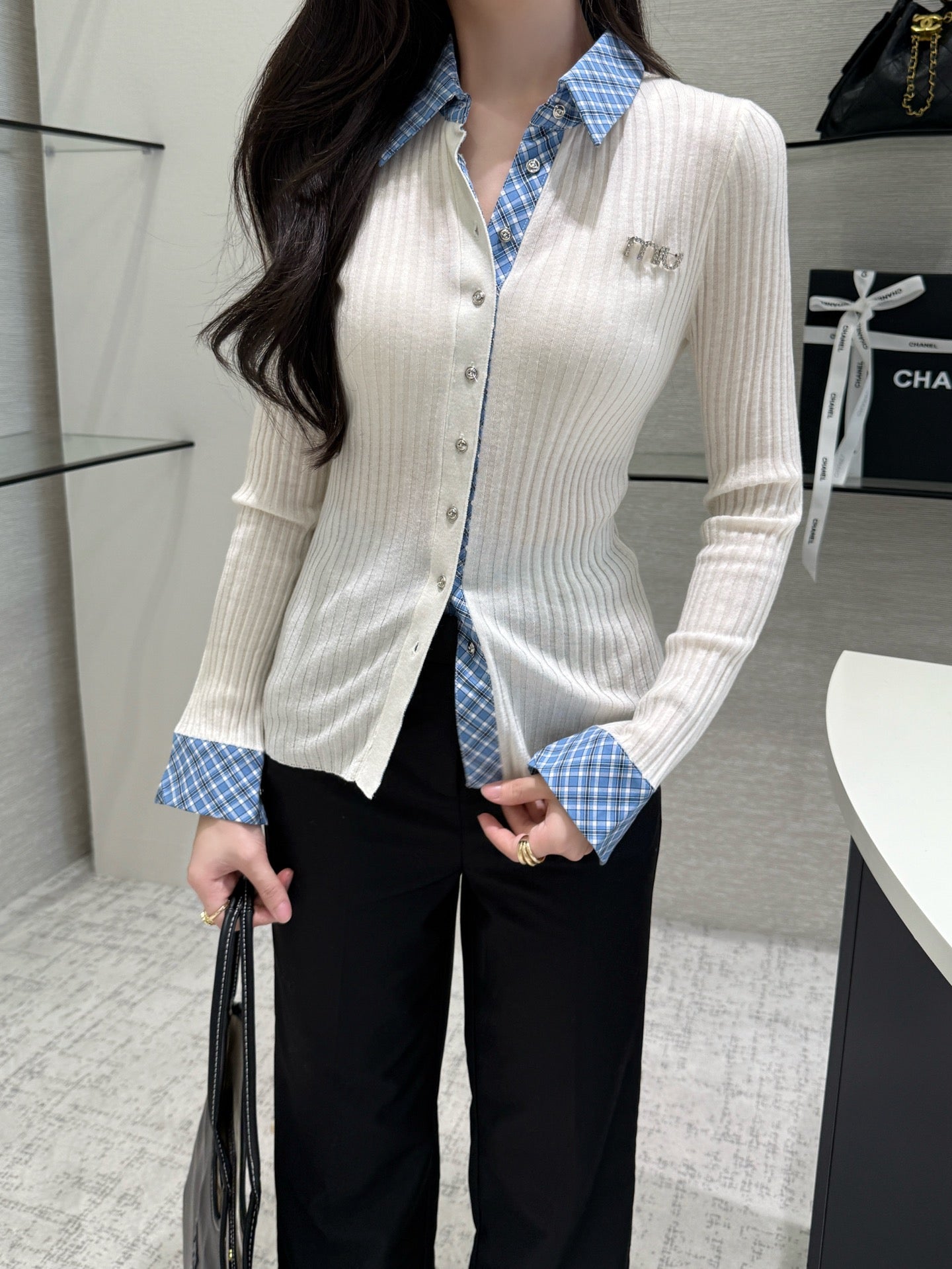 25 New plaid stitching fake two-piece sweater(WHITE/BLACK)