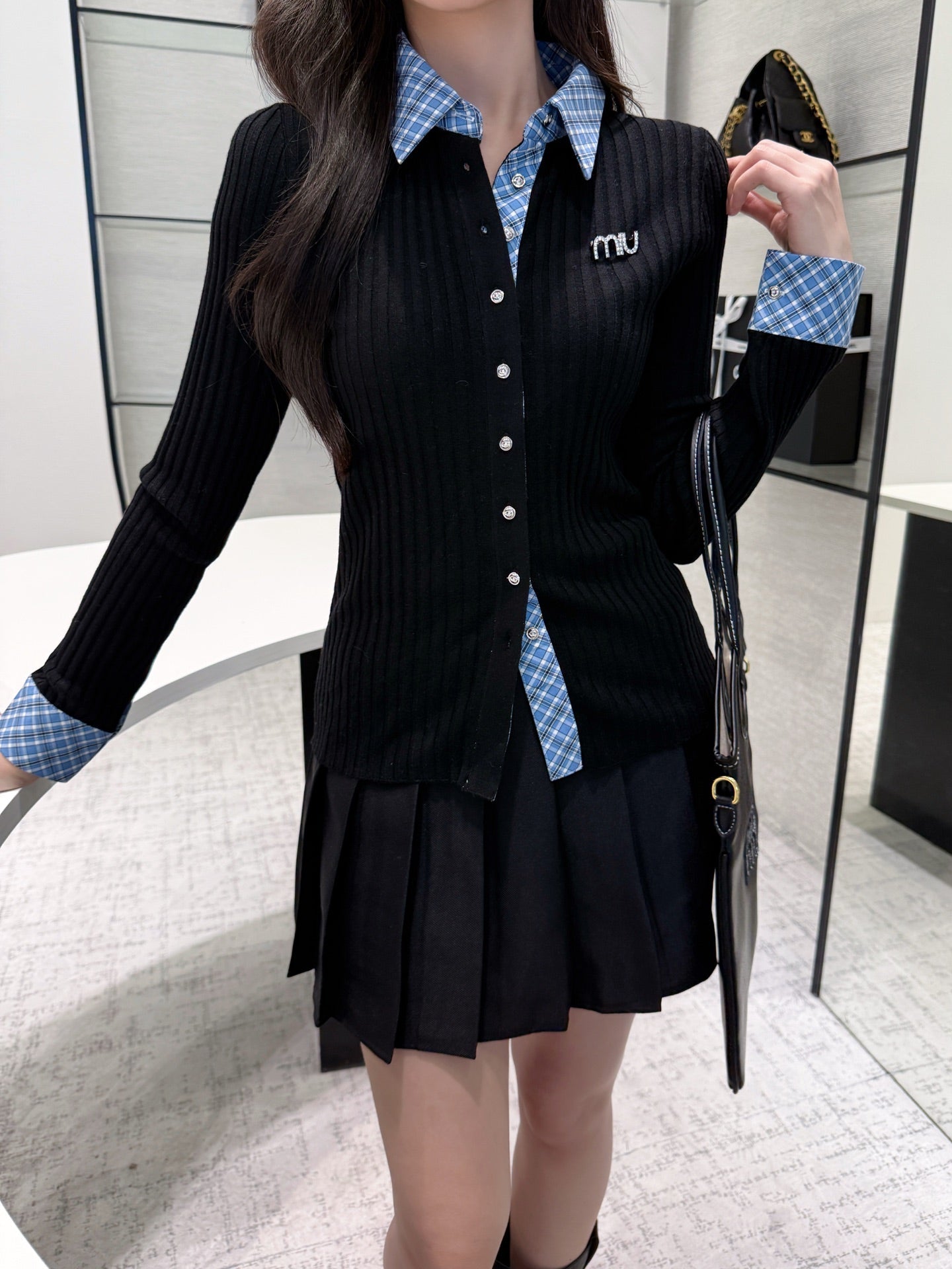 25 New plaid stitching fake two-piece sweater(WHITE/BLACK)