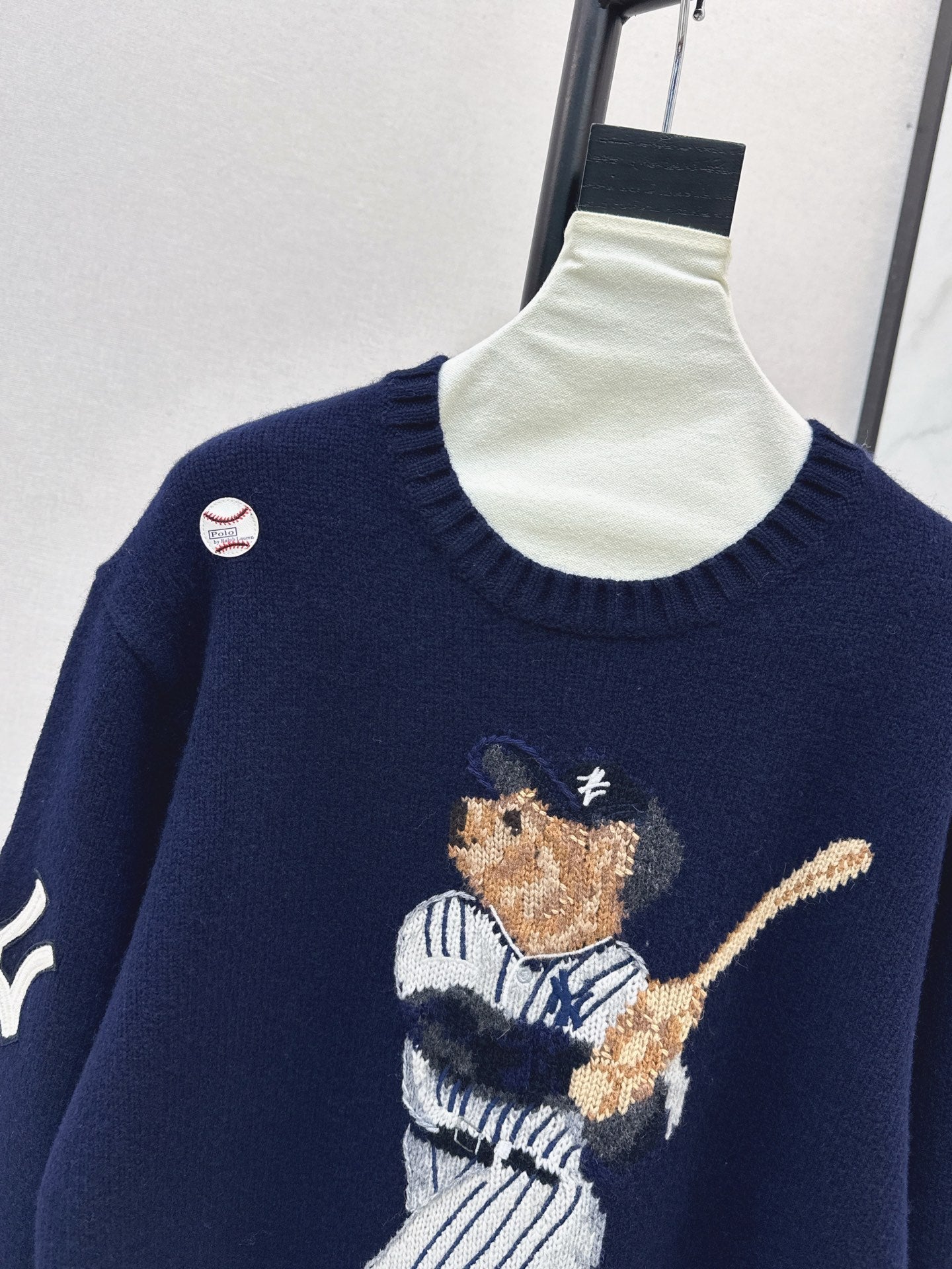 25 New joint baseball bear wool sweater