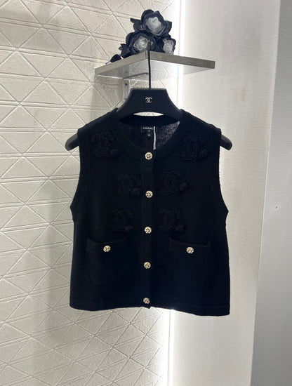 25 new products Knitted vest