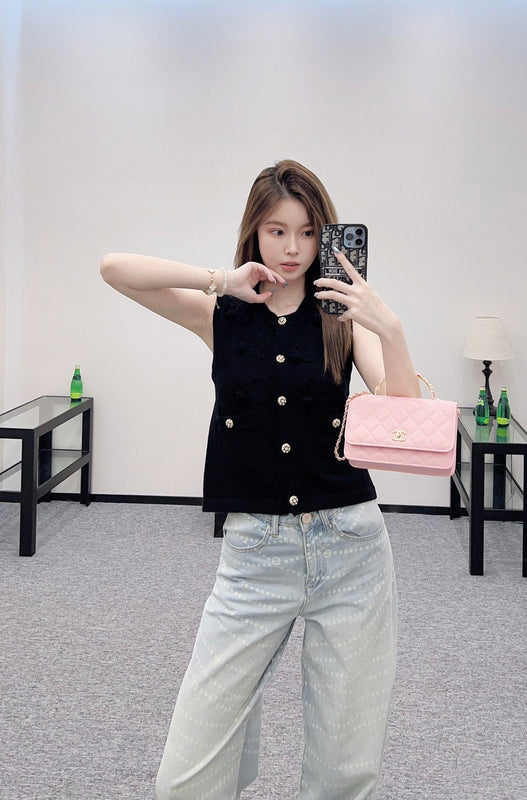 25 new products Knitted vest