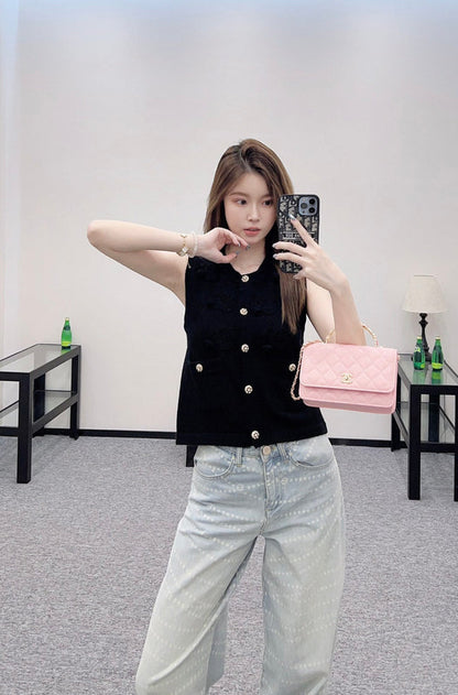 25 new products Knitted vest