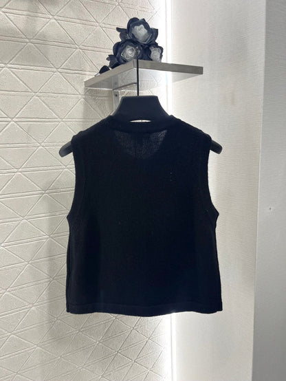 25 new products Knitted vest