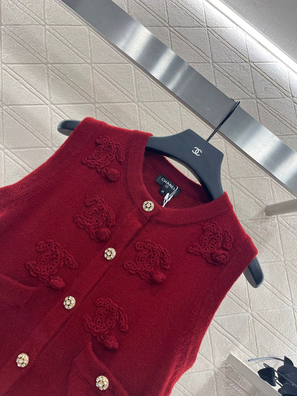 25 new products Knitted vest