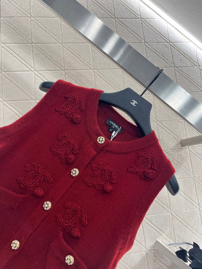 25 new products Knitted vest