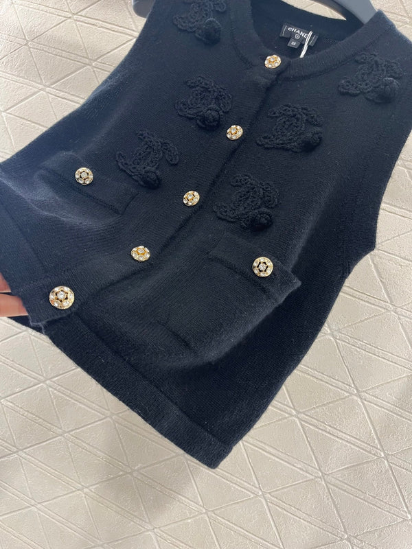 25 new products Knitted vest