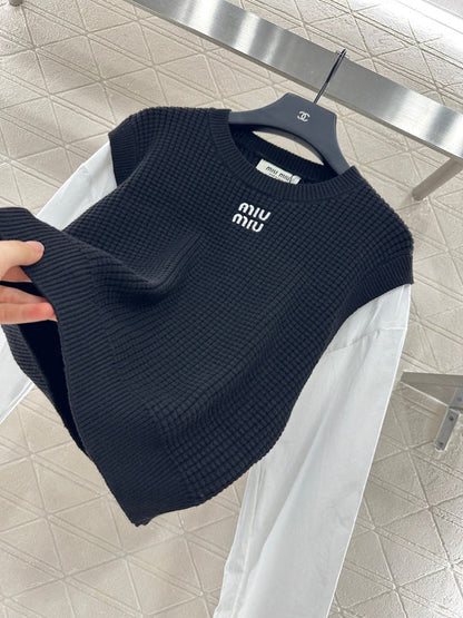 25 New Arrival Knitted long-sleeved top