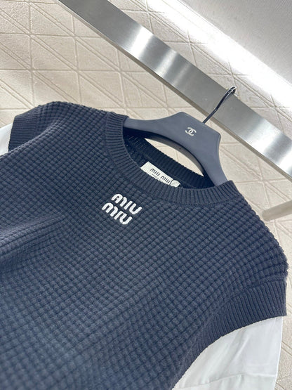 25 New Arrival Knitted long-sleeved top