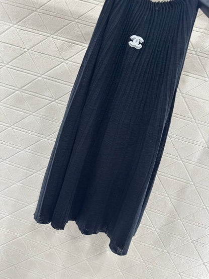 Halter neck pleated knitted vest