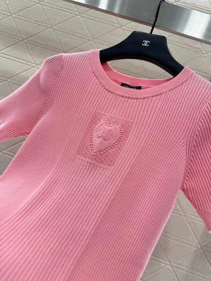 Heart-shaped knitted short-sleeved shirt