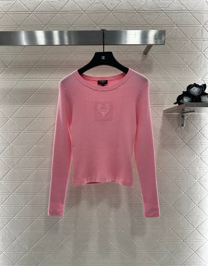 Heart-shaped knitted long-sleeved top